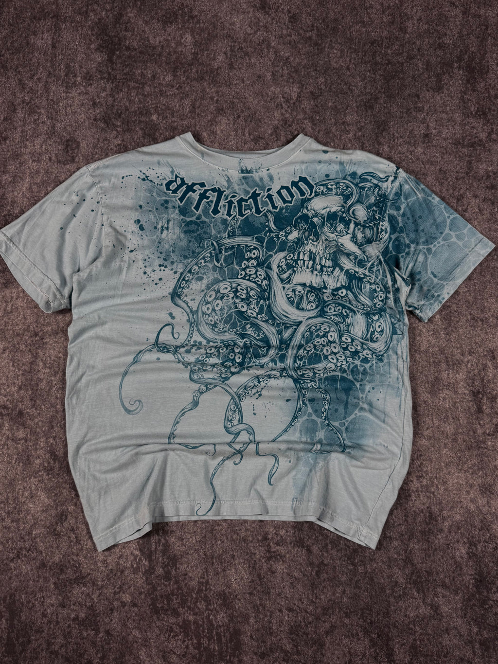 (rare) 2000s affliction shirt (L)