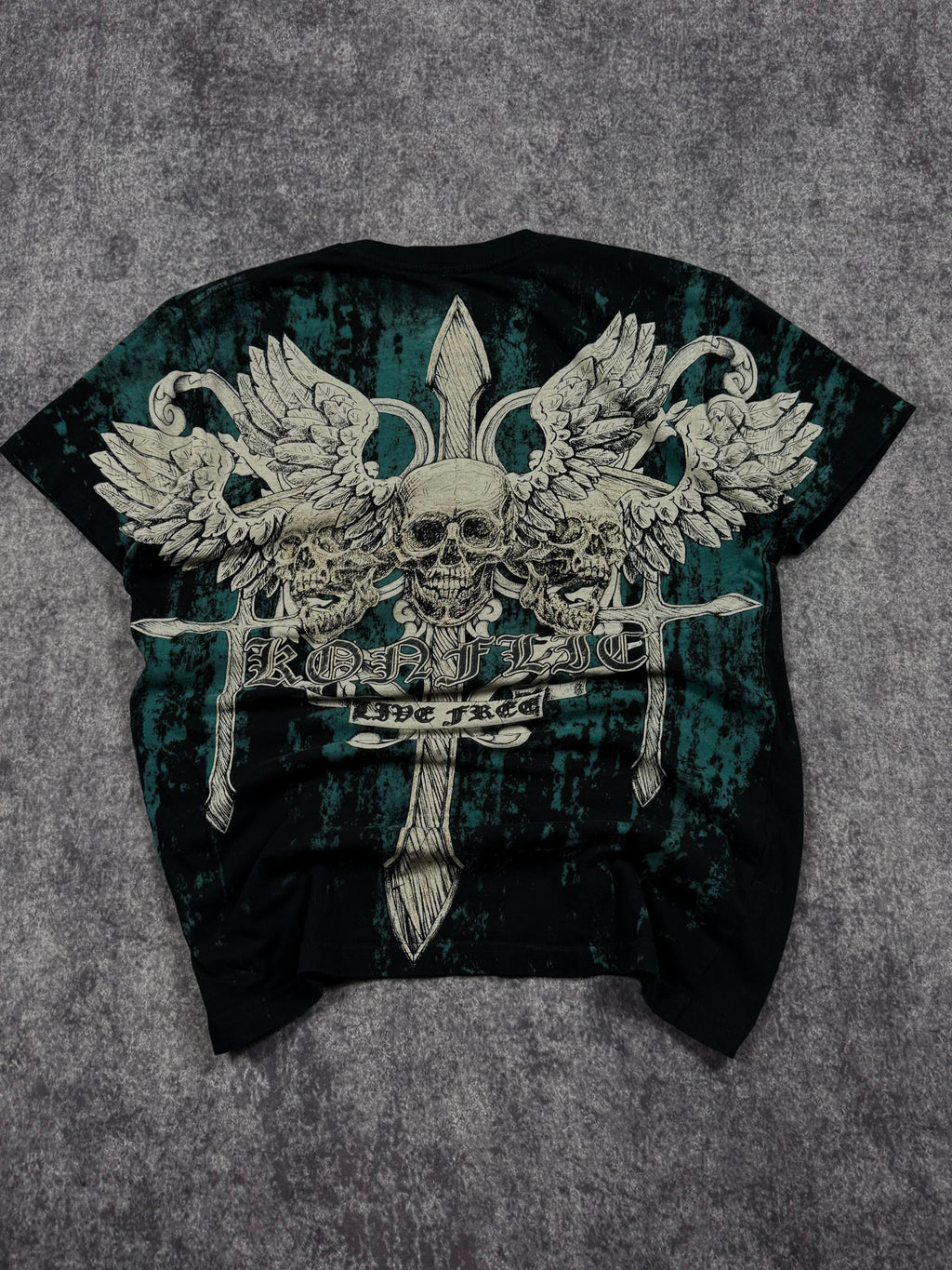 (rare) 2000s konflic chrome shirt (M)
