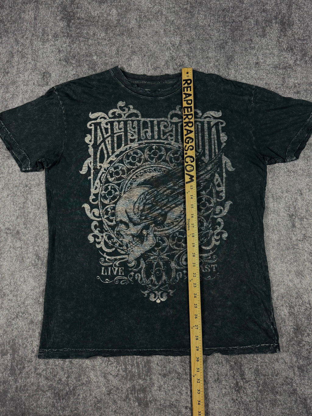 2000s affliction shirt (XL)