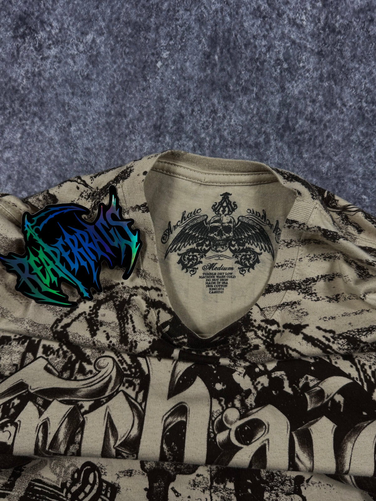 (rare) 2000s archaic shirt (S)