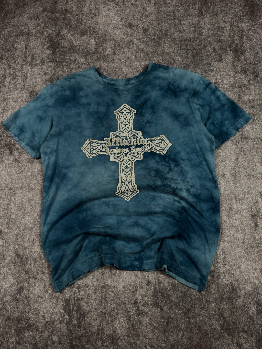 (rare) 2000s affliction shirt (M)