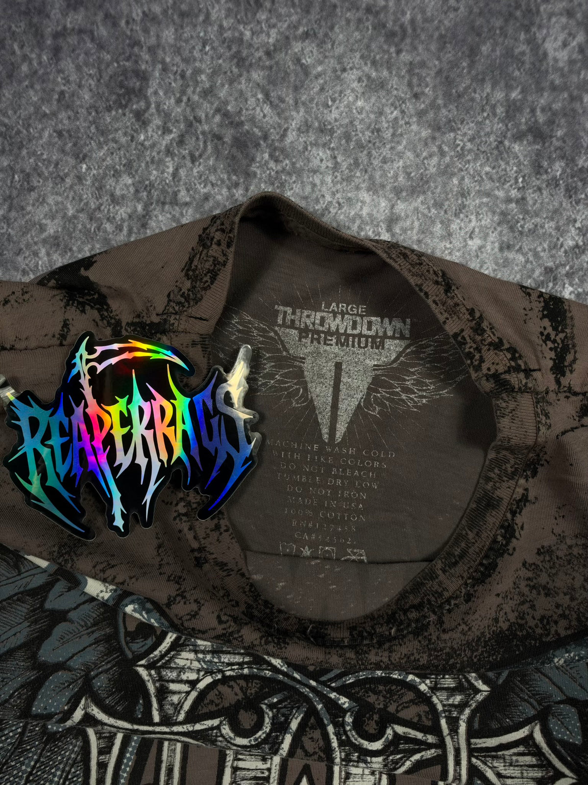 (RARE) 2000s THROWDOWN SHIRT (L)