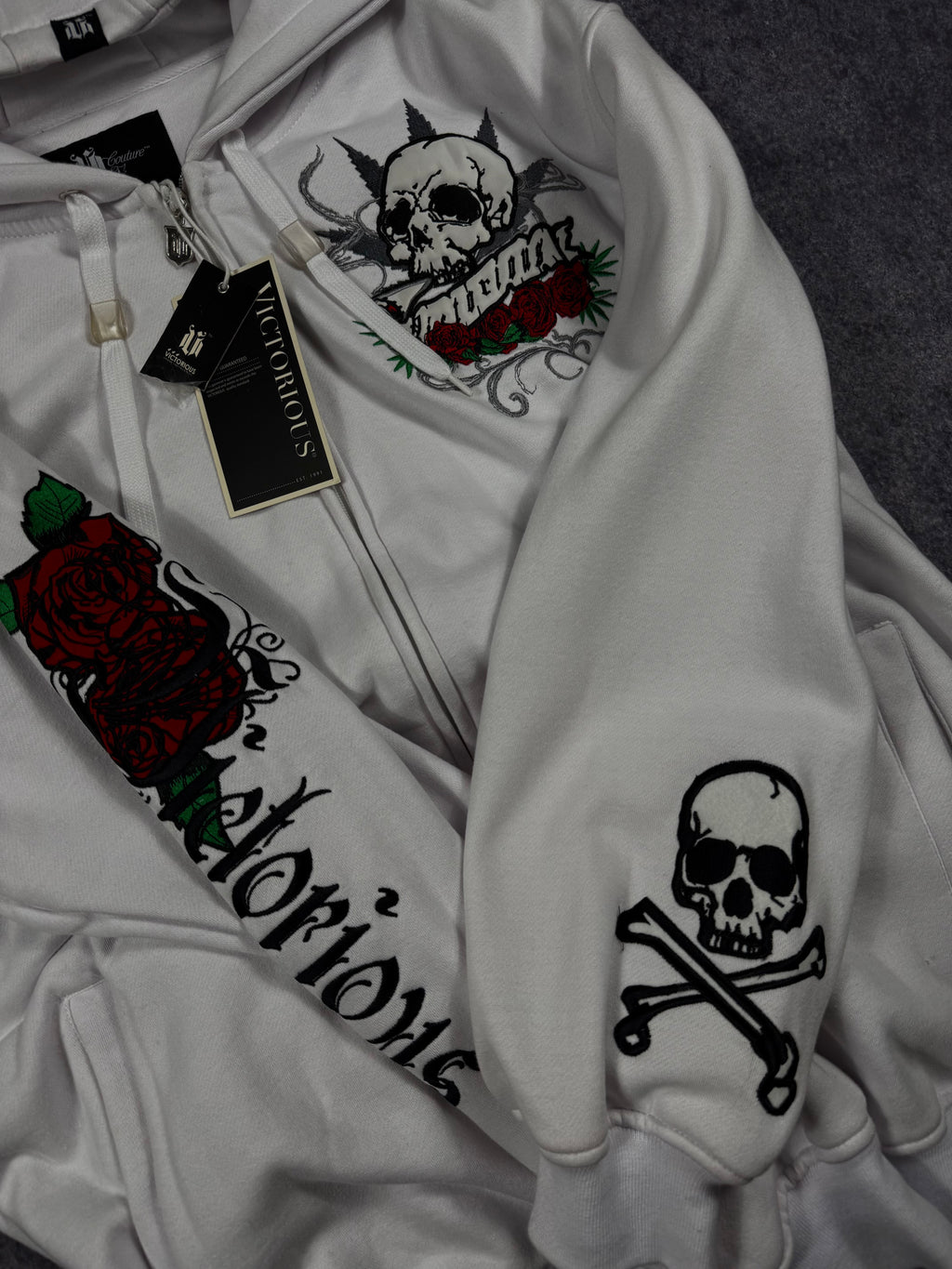 (rare) deadstock 2000s victorious hoodie (XL)