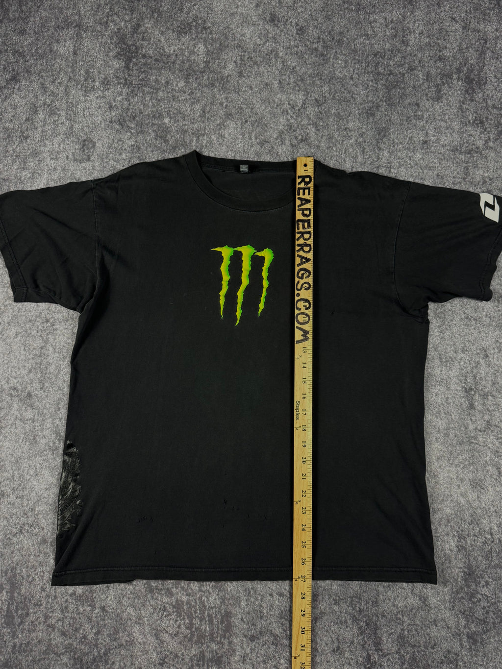 2000s monster energy shirt (XL)