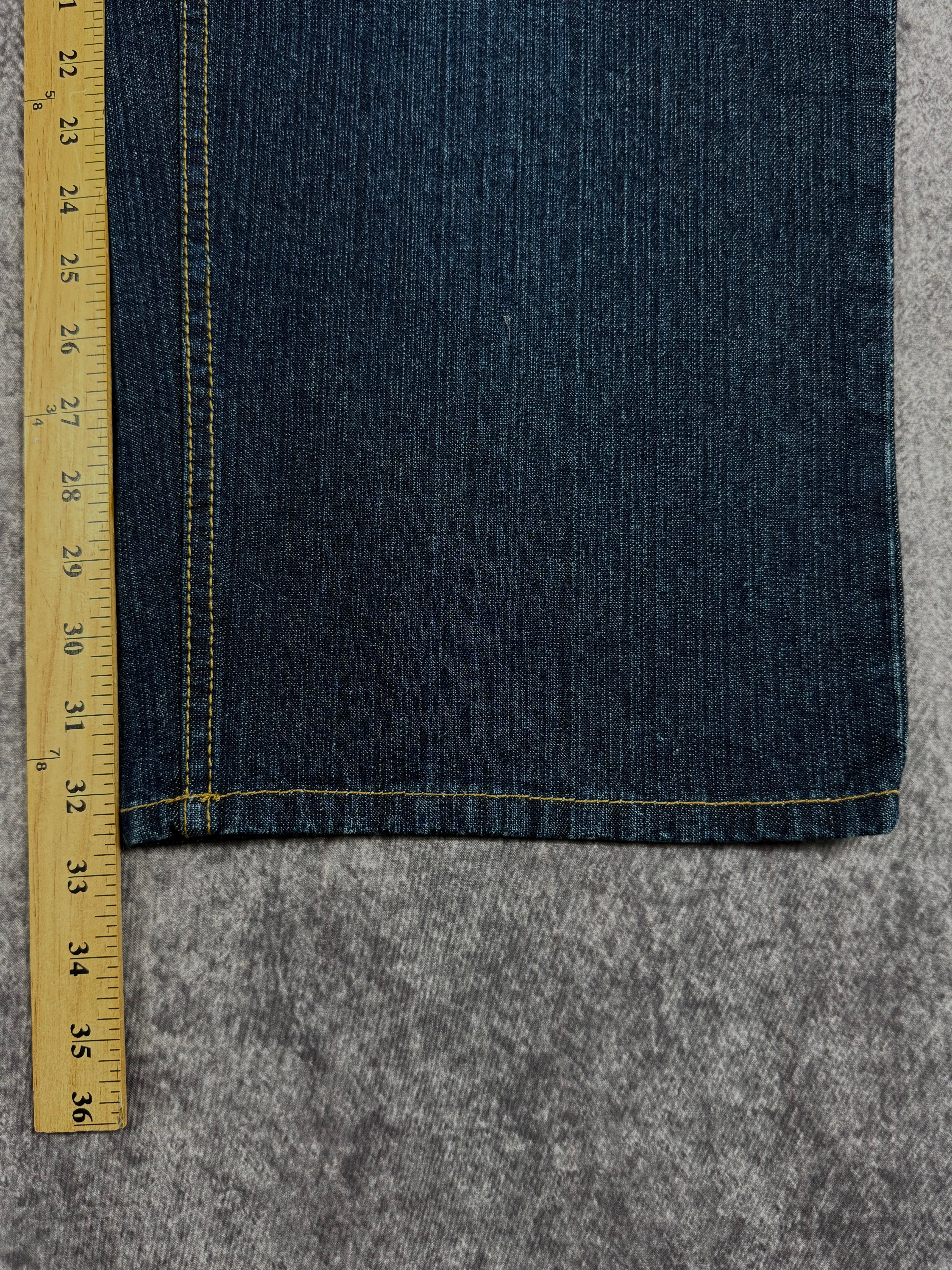 (rare) deadstock 2000s vibes jeans (36x32)
