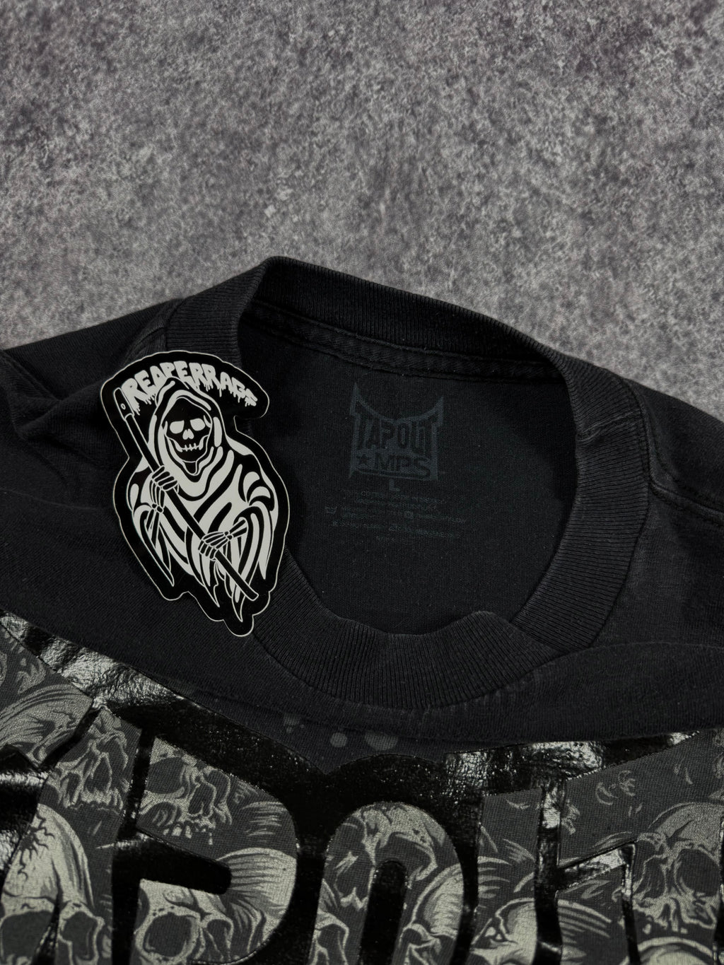 (rare) 2000s tapout shirt (L)