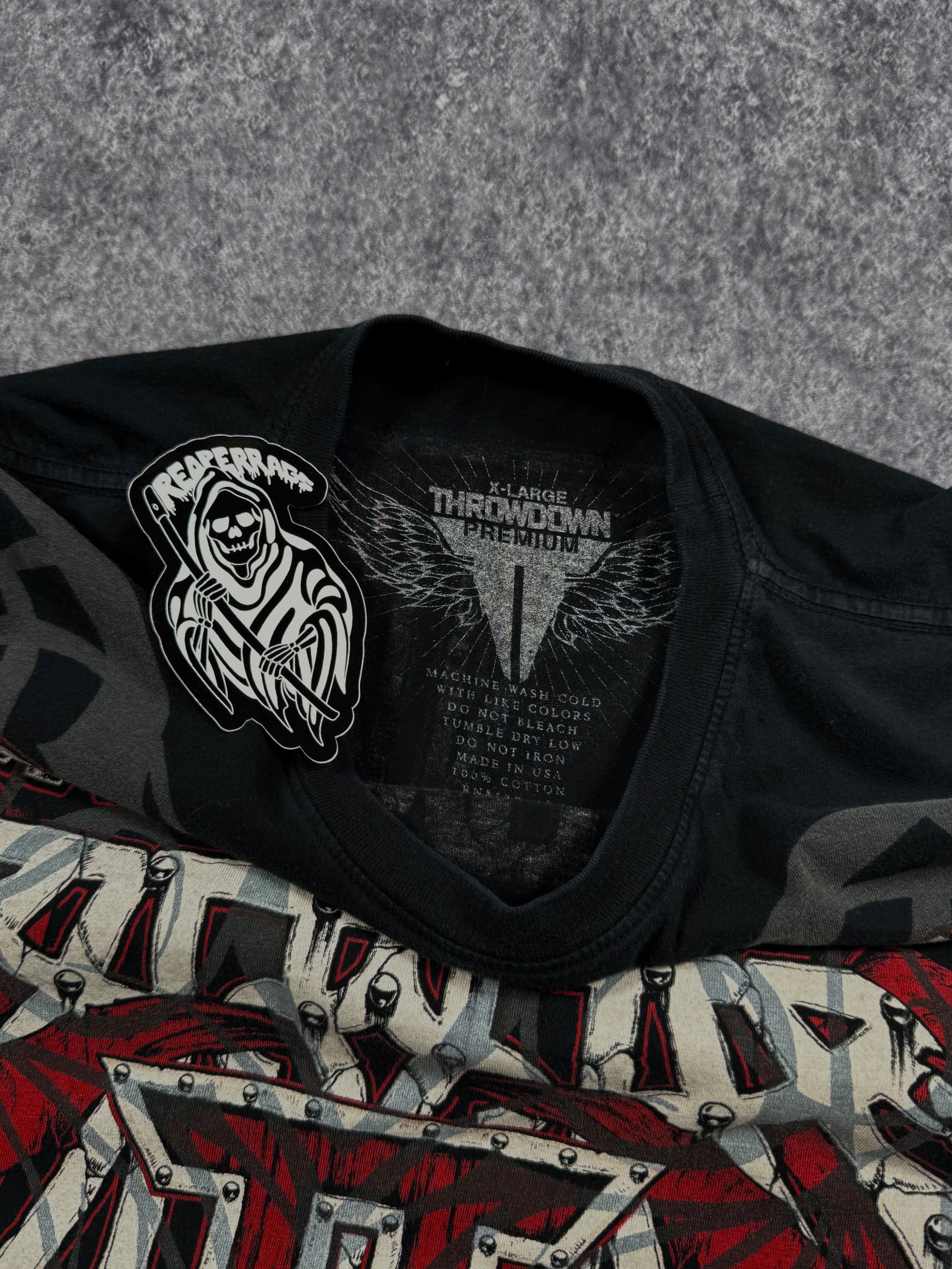 (rare) 2000s throwdown shirt (L)