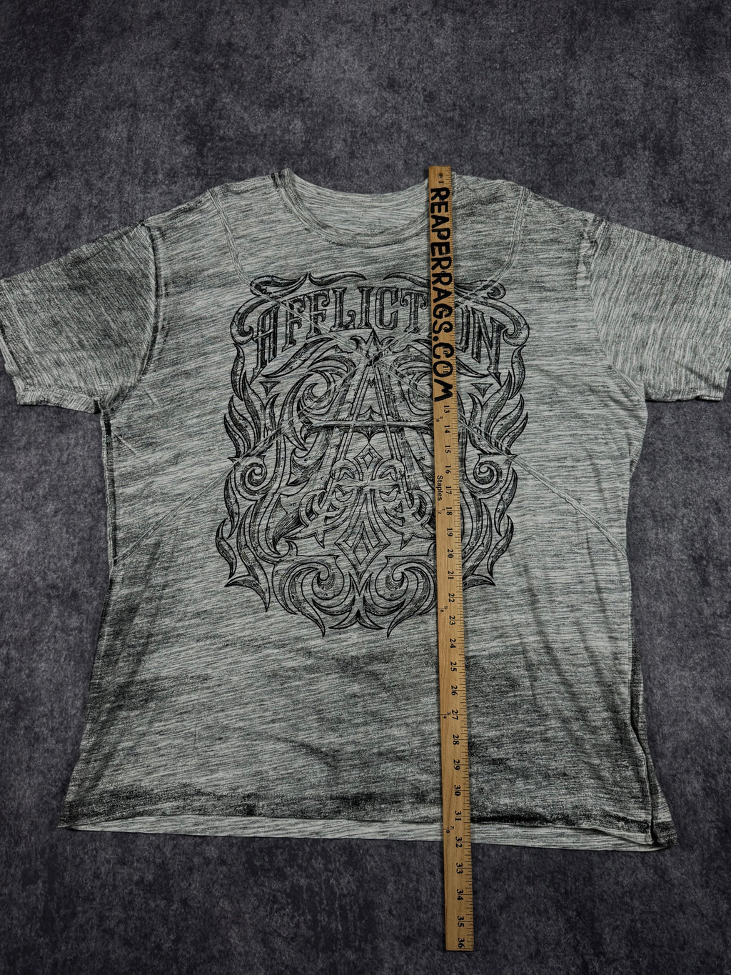 2000s affliction shirt (XXL)