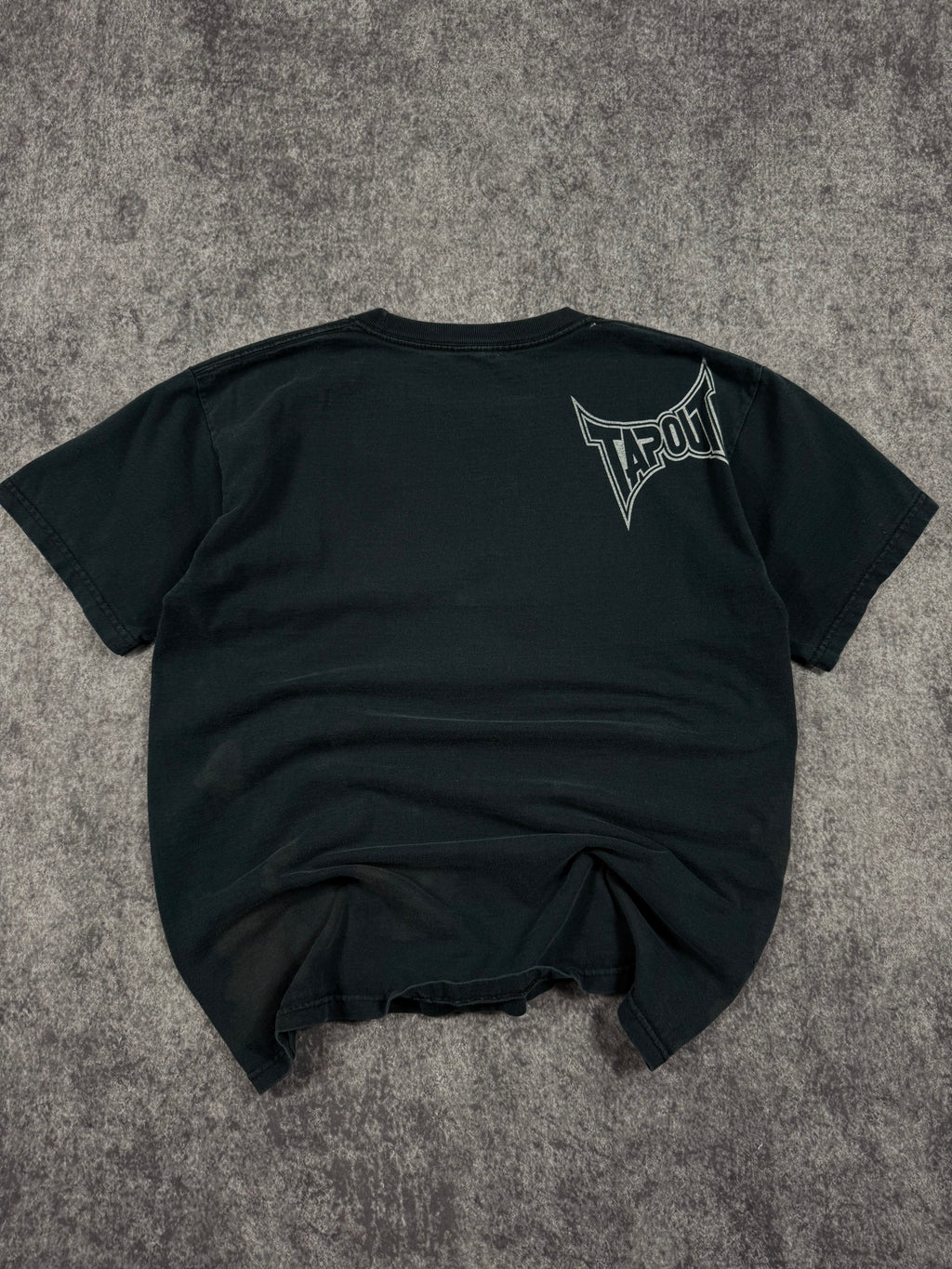 (rare) 2000s tapout shirt (S)