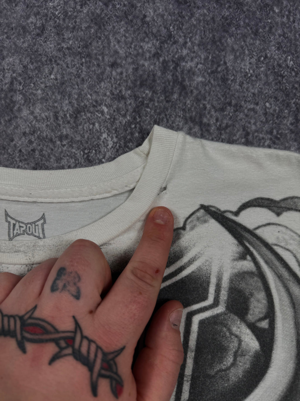 (rare) 2000s tapout shirt (M)