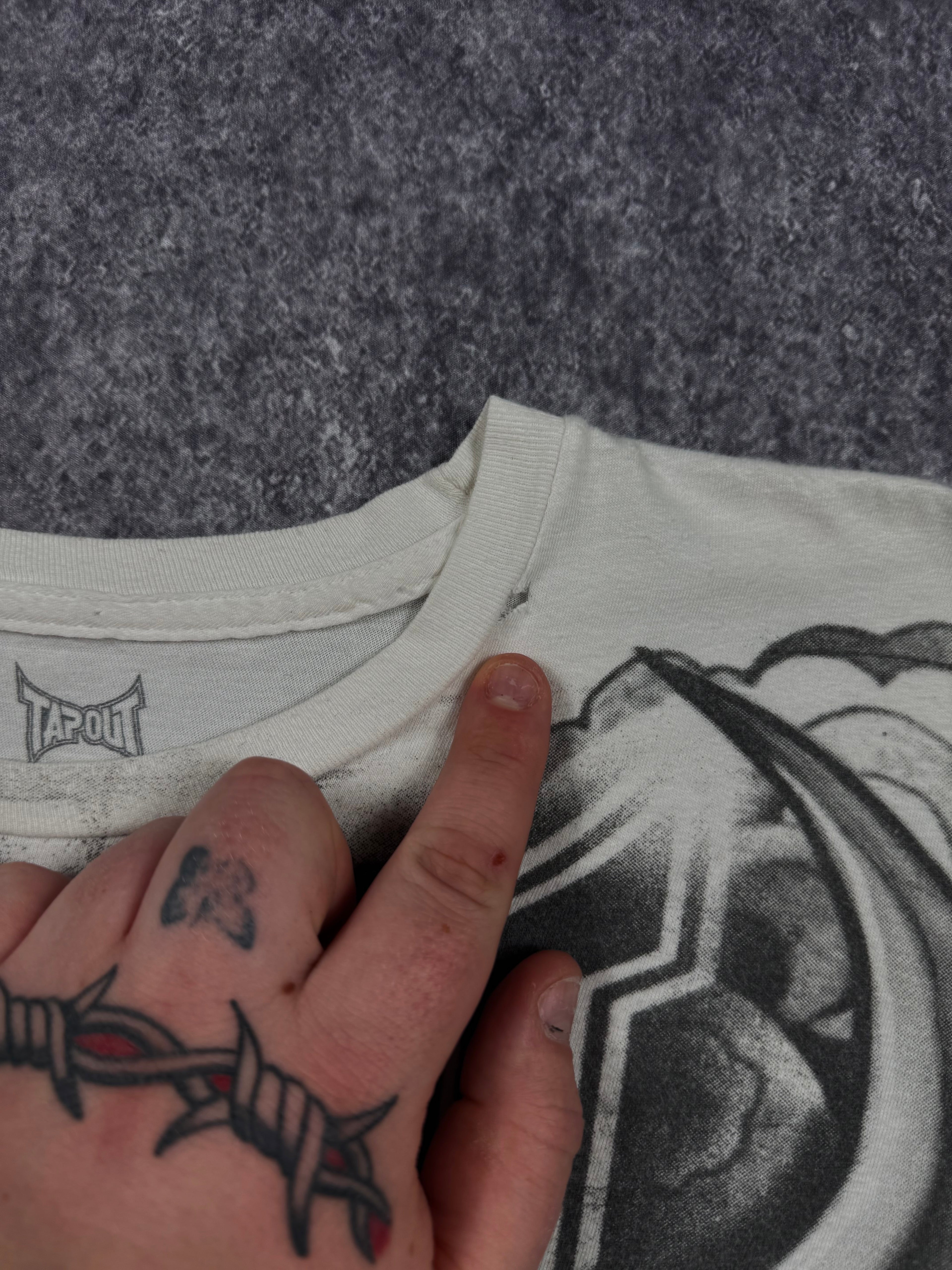 (rare) 2000s tapout shirt (M)