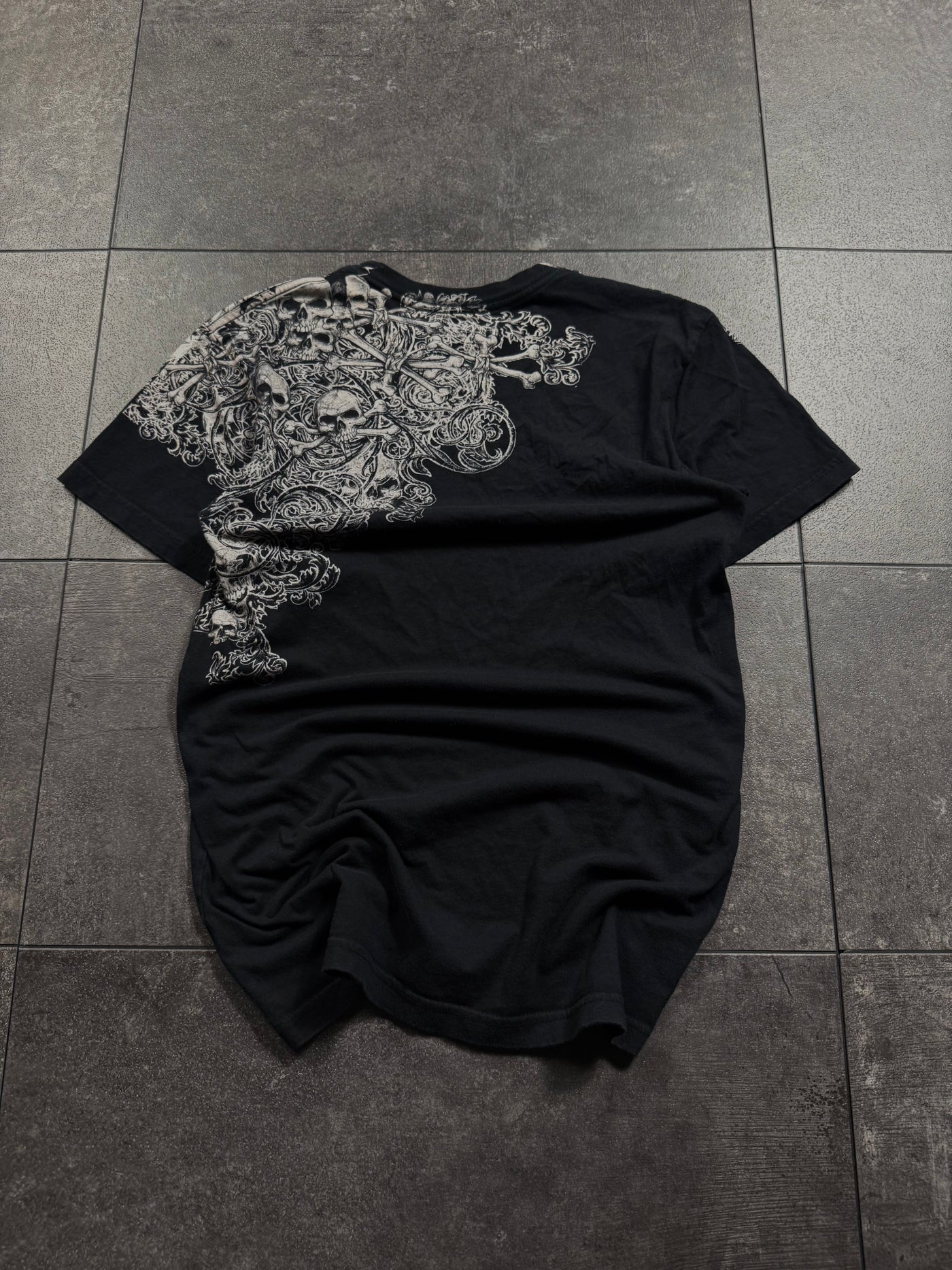 (rare) 2000s xtreme couture shirt (S)