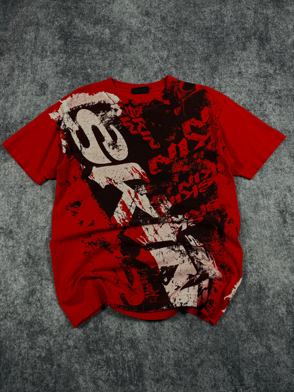 (rare) 2000s skin industries shirt (S)