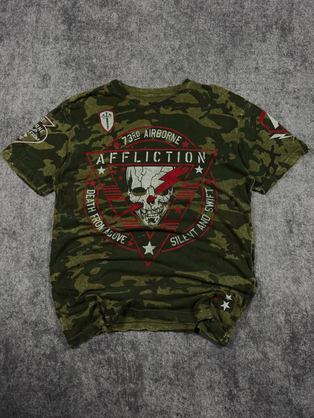 2000s affliction shirt (M)