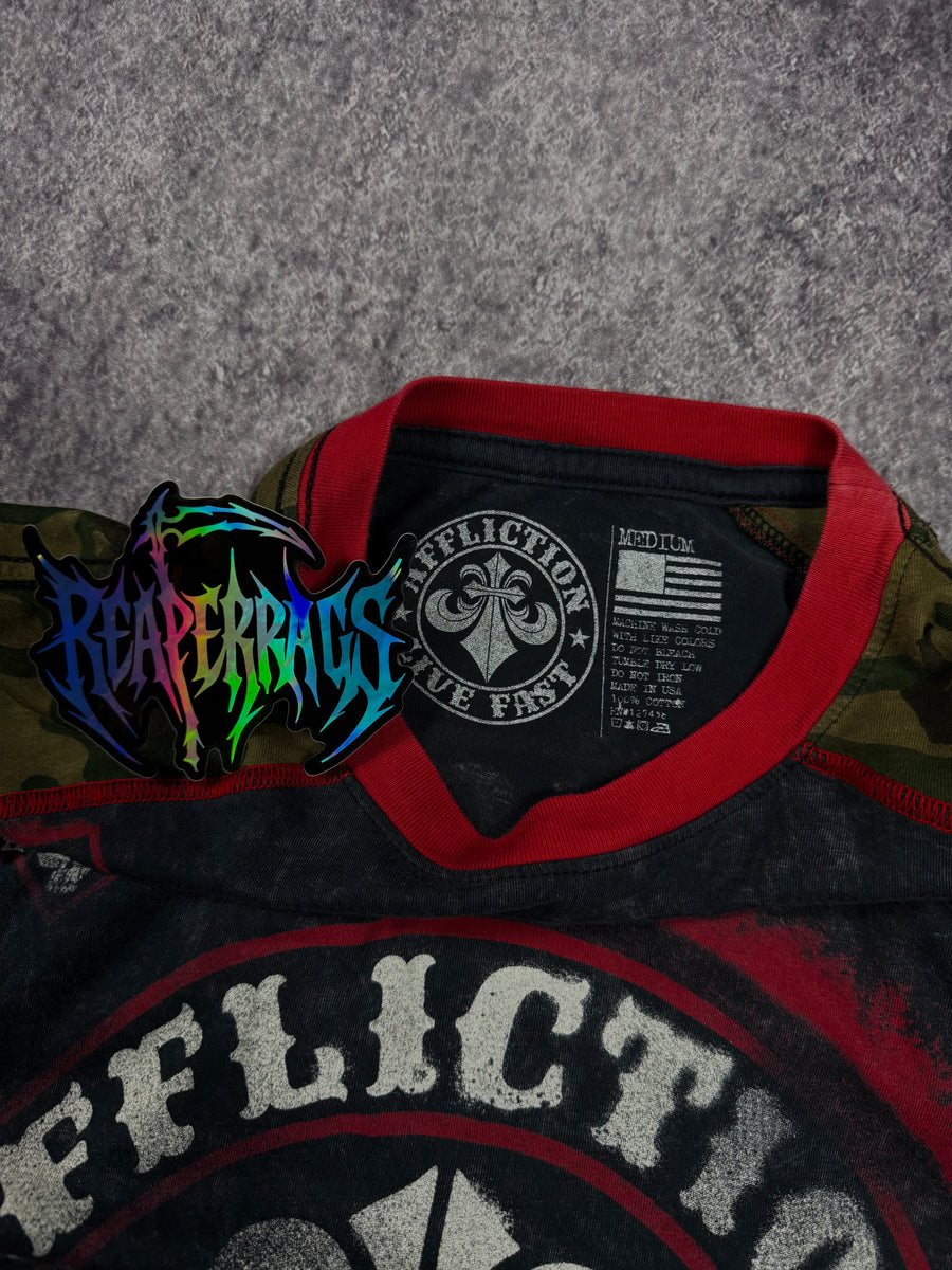 2000s affliction shirt (M)