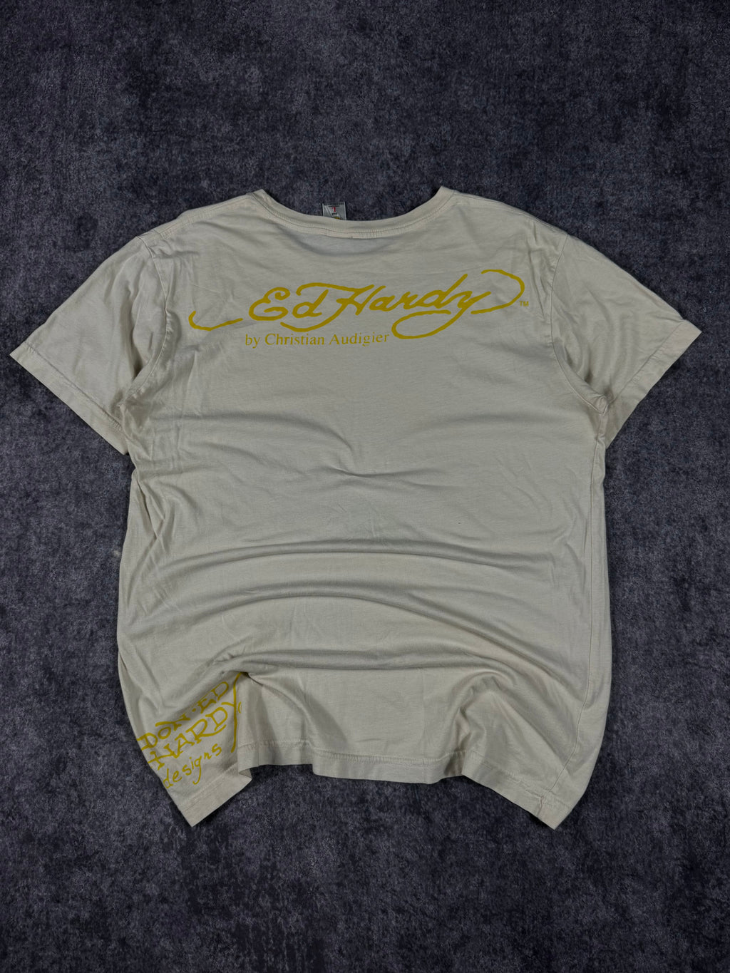 (rare) 2000s ed hardy shirt (L)