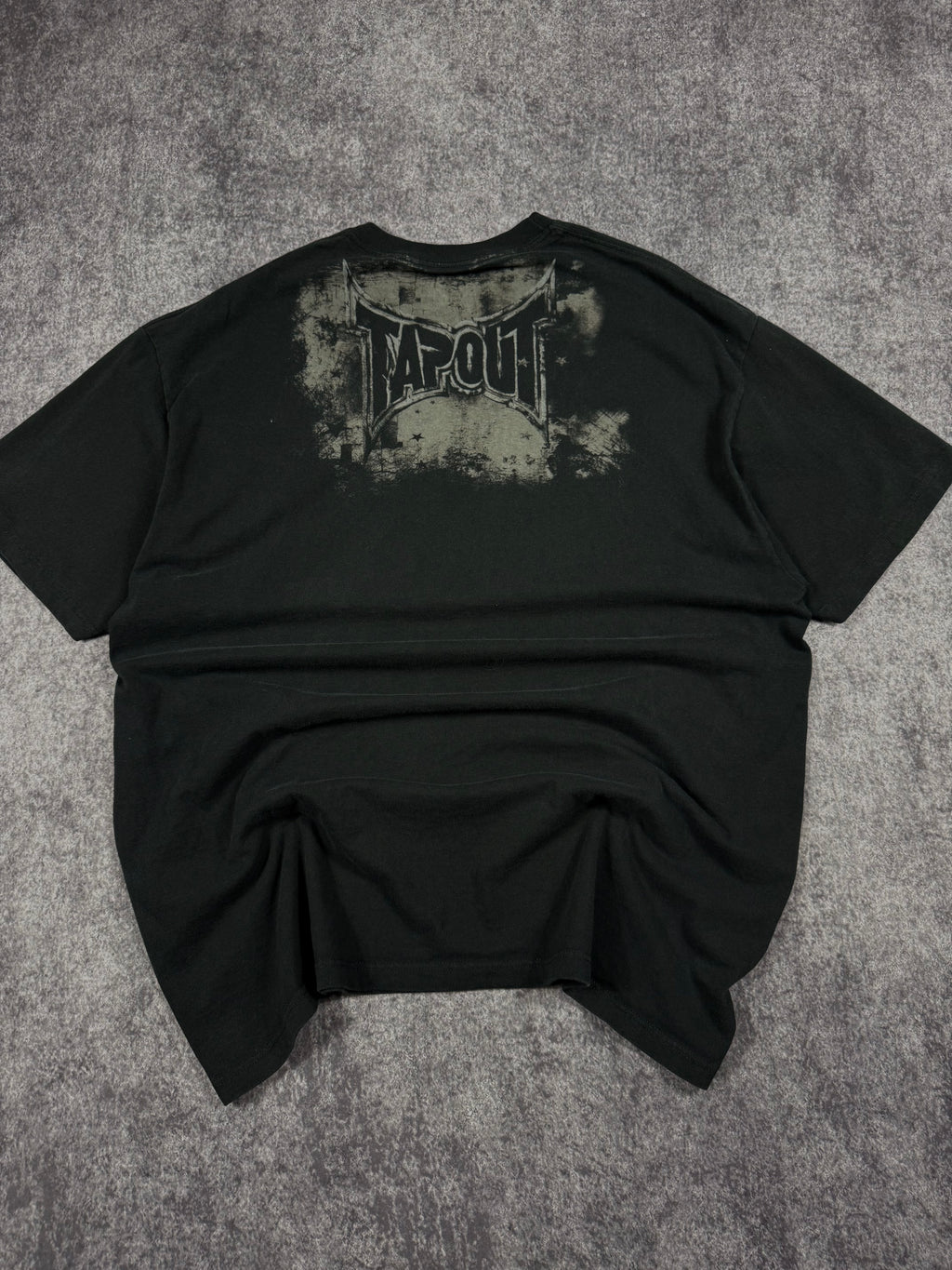 2000s tapout shirt (XL)