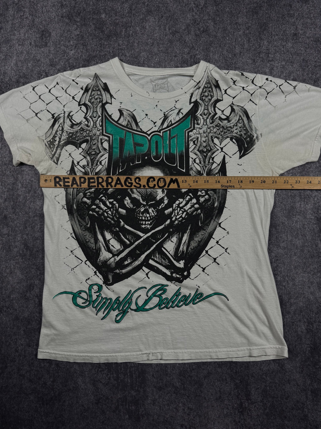 (rare) 2000s tapout shirt (L)