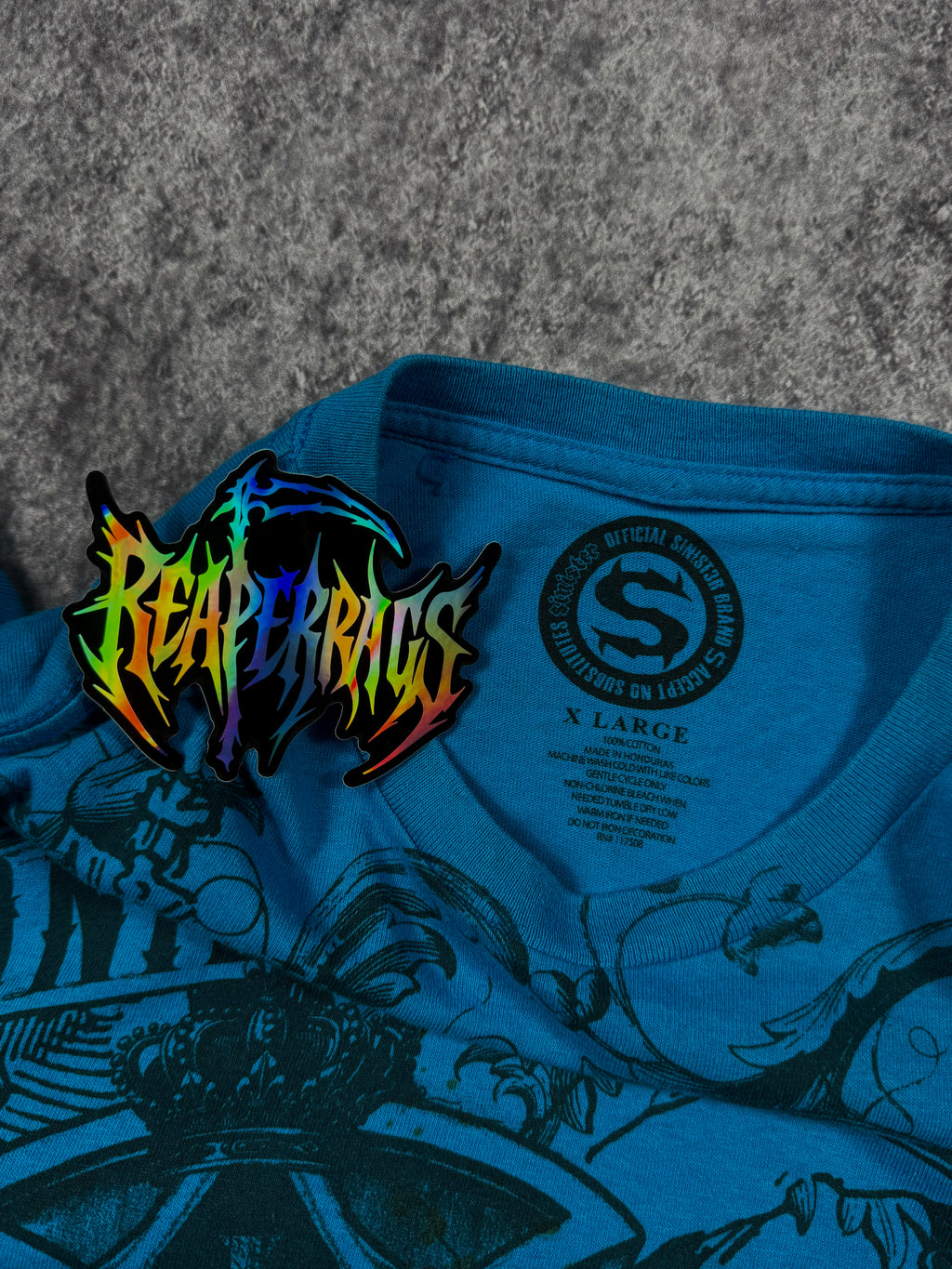 (rare) 2000s sinister shirt (XL)