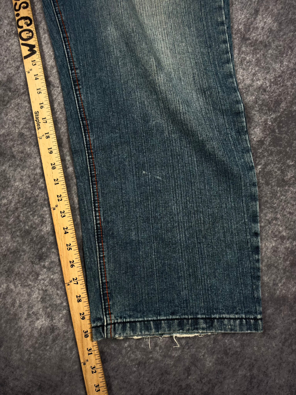 (RARE) 2000s EMBROIDERED SOUTHPOLE JEANS (36x30)