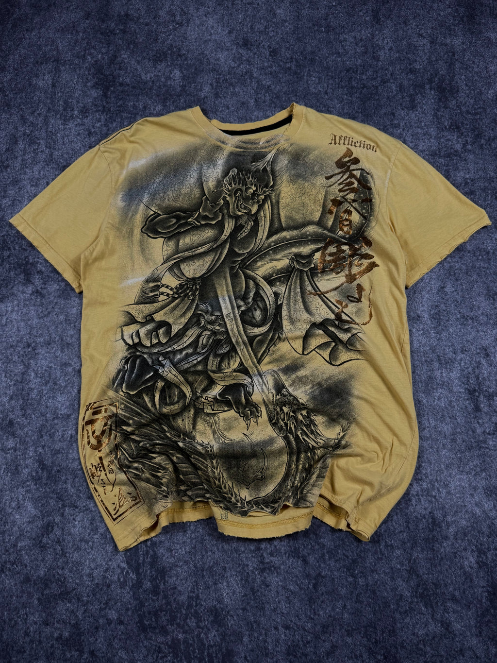 (rare) 2000s affliction heroes & demons chrome shirt (L)