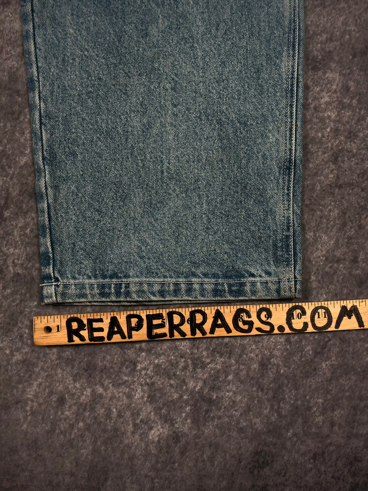 (RARE) 2000s EMBROIDERED SOUTHPOLE JEANS (36x32)