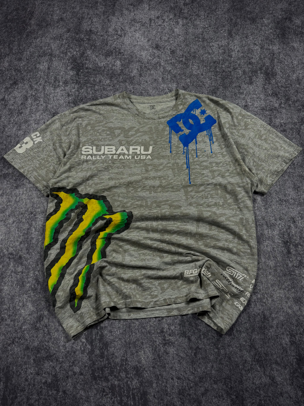 (rare) 2009s dc shoes x monster energy x ken block x subaru shirt (XL)