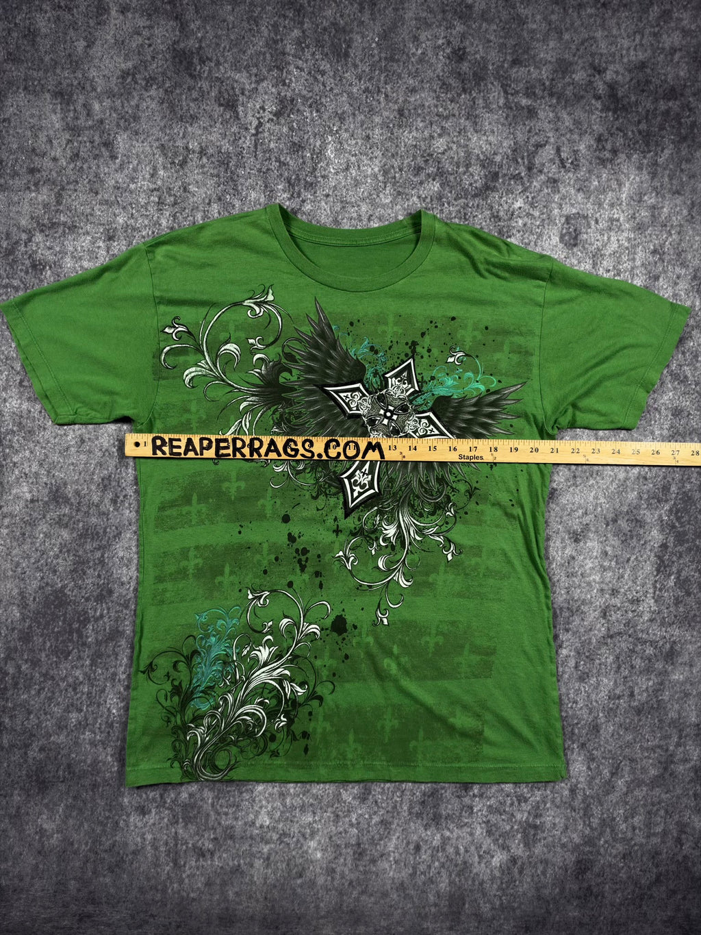 (RARE) 2000s WINGED CROSS SHIRT (L)