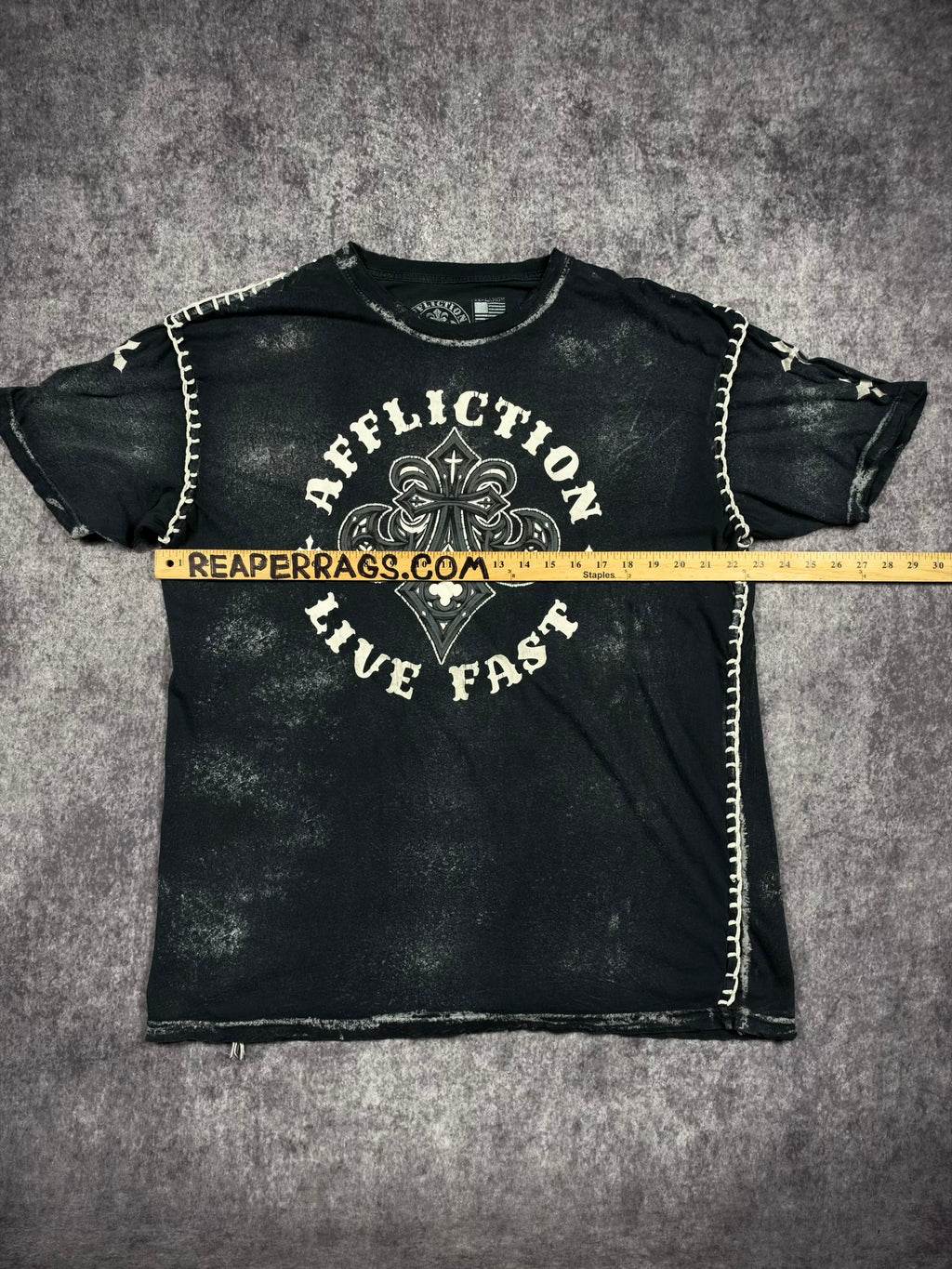(RARE) 2000S AFFLICTION SHIRT (XL)