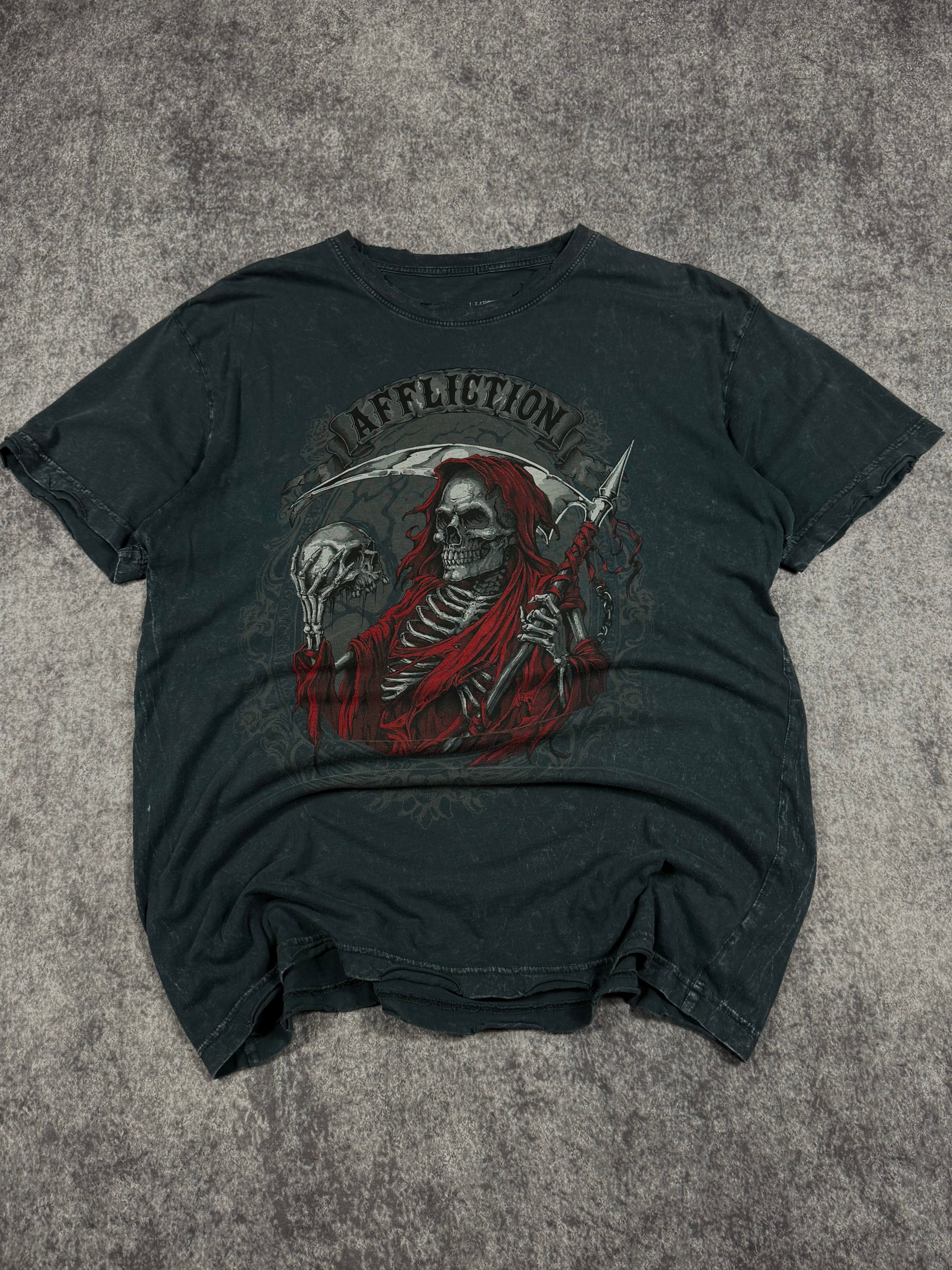 (rare) 2000s affliction shirt (L)