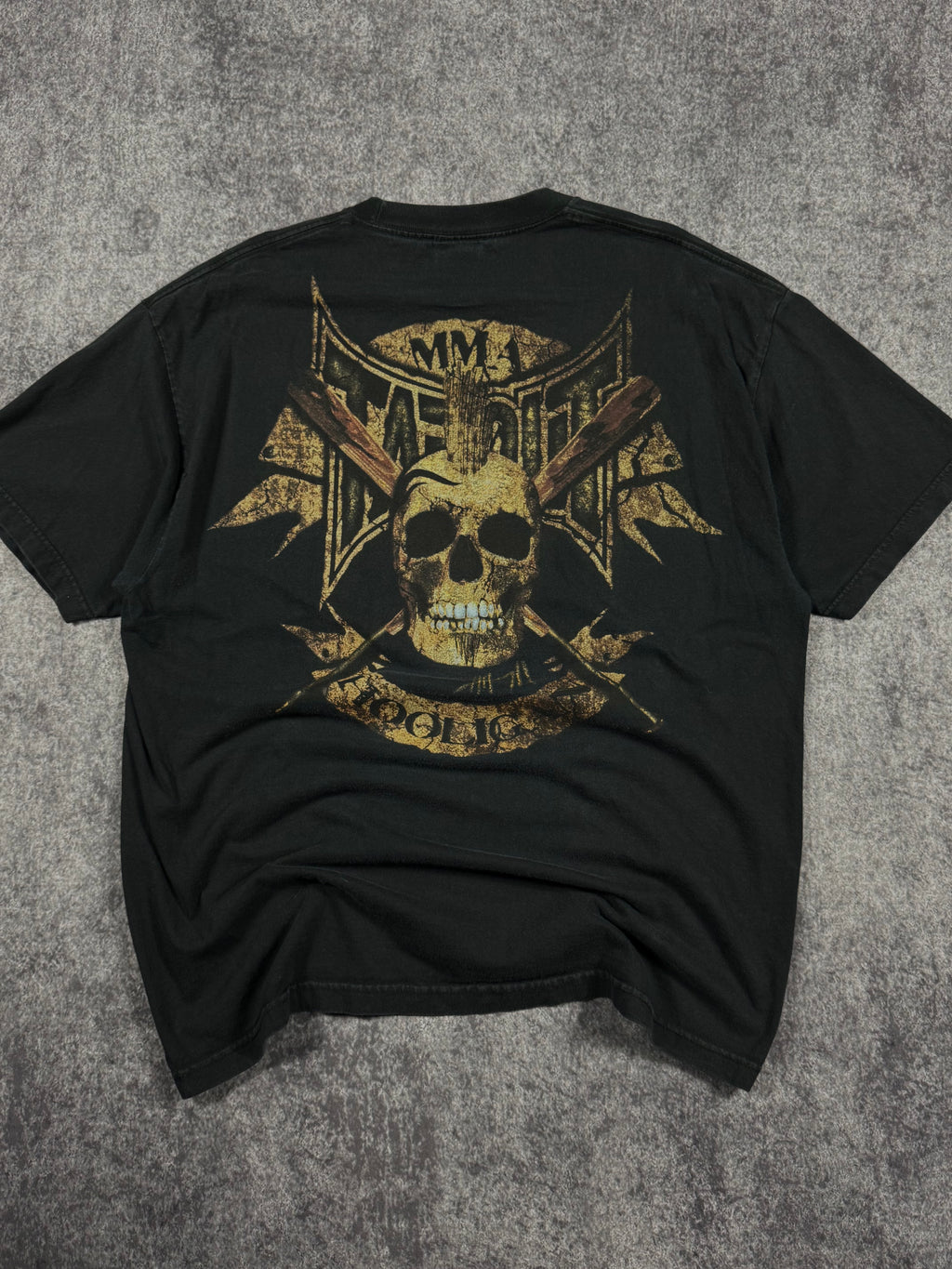 2000s tapout shirt (XL)