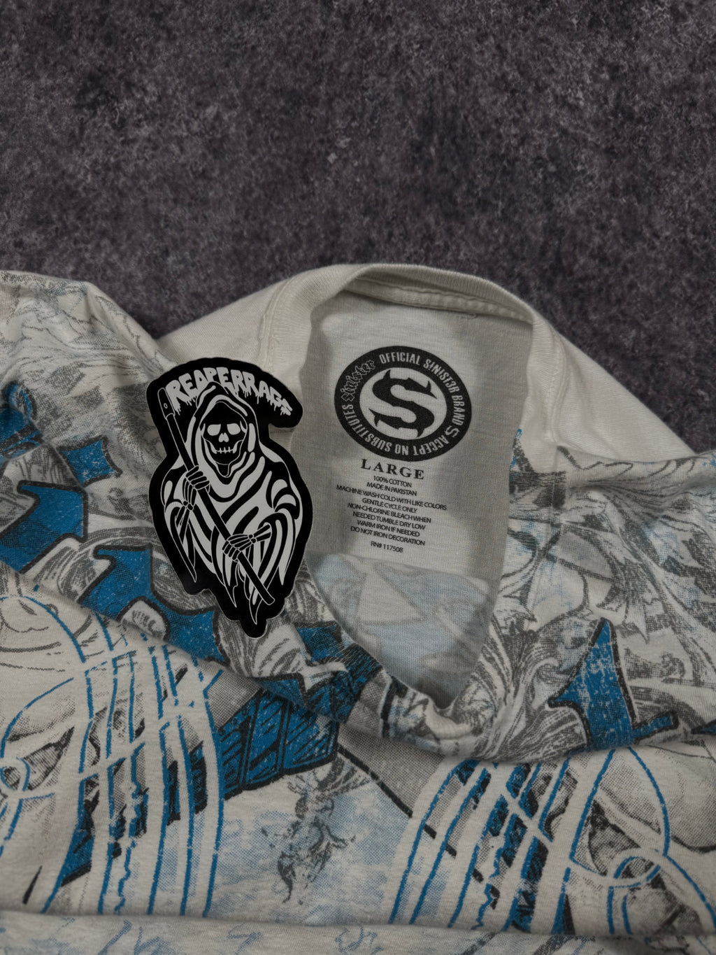 (rare) 2000s sinister shirt (L)