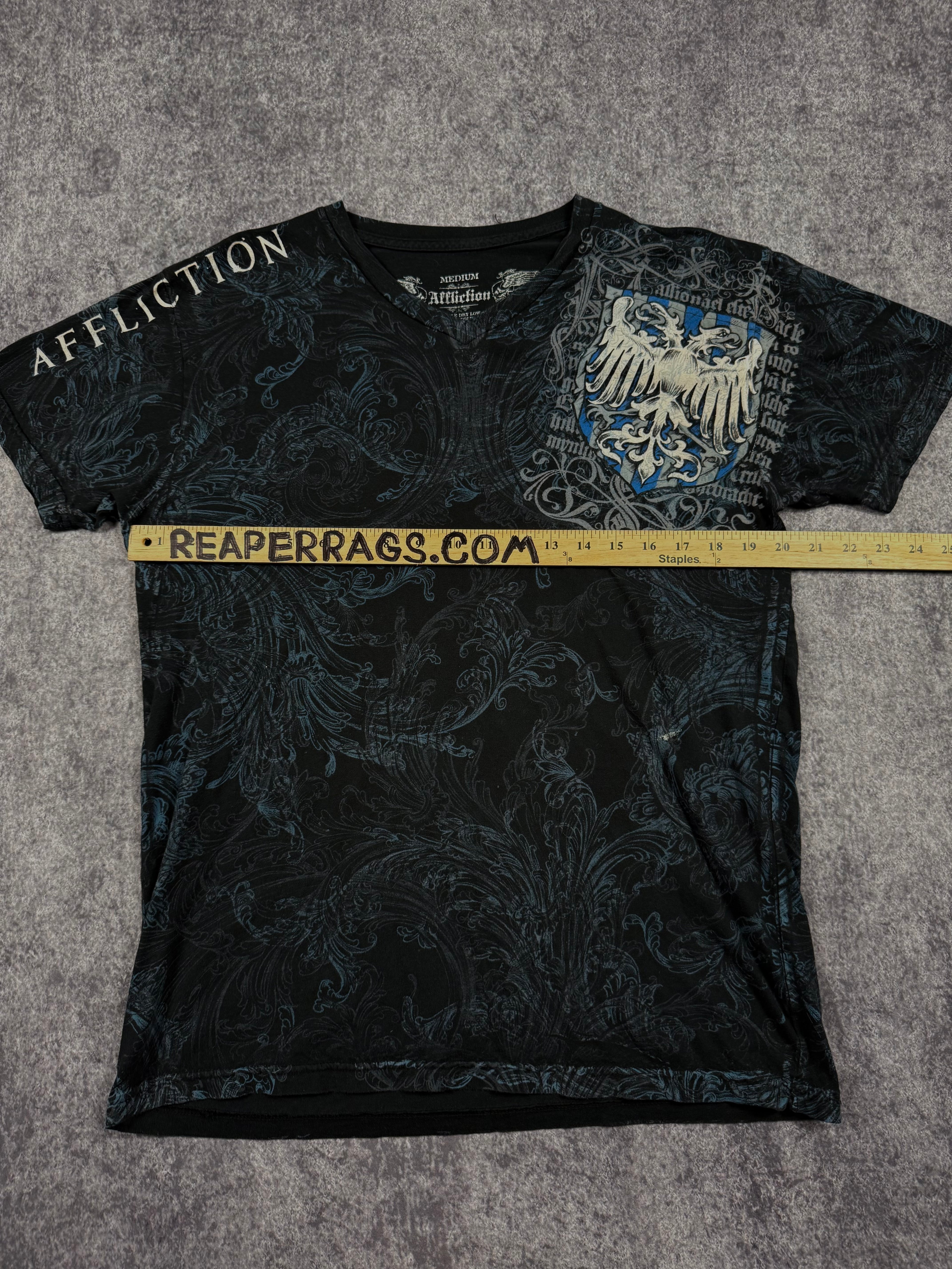 (rare) 2000s affliction shirt (M)
