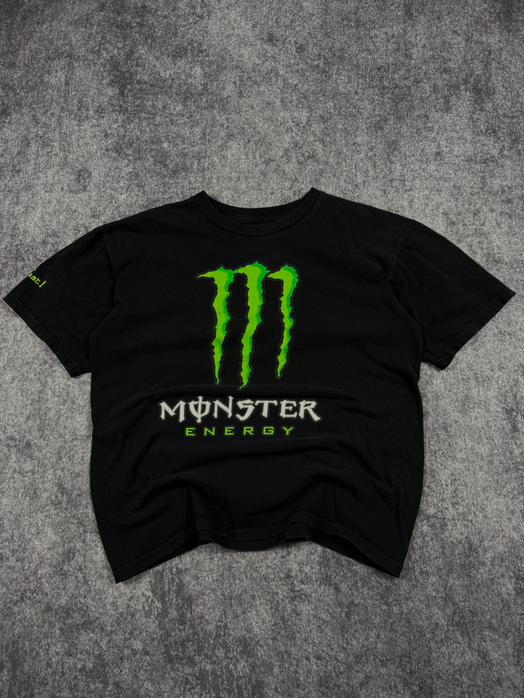 (rare) 2000s monster energy shirt (M)