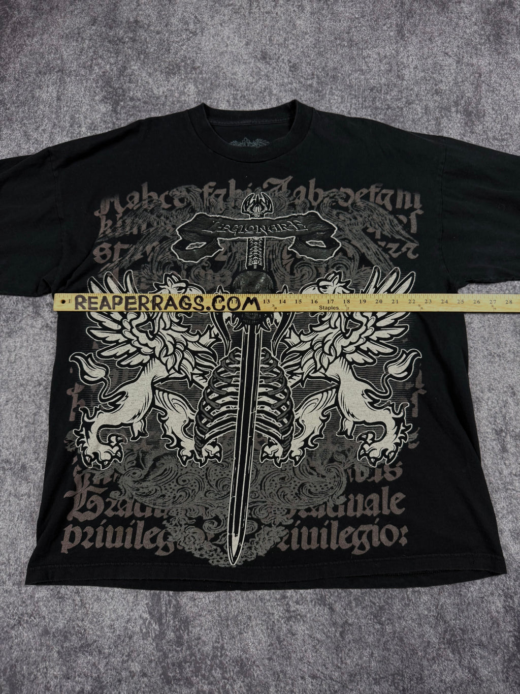 (rare) 2000s grunge shirt (XXL)