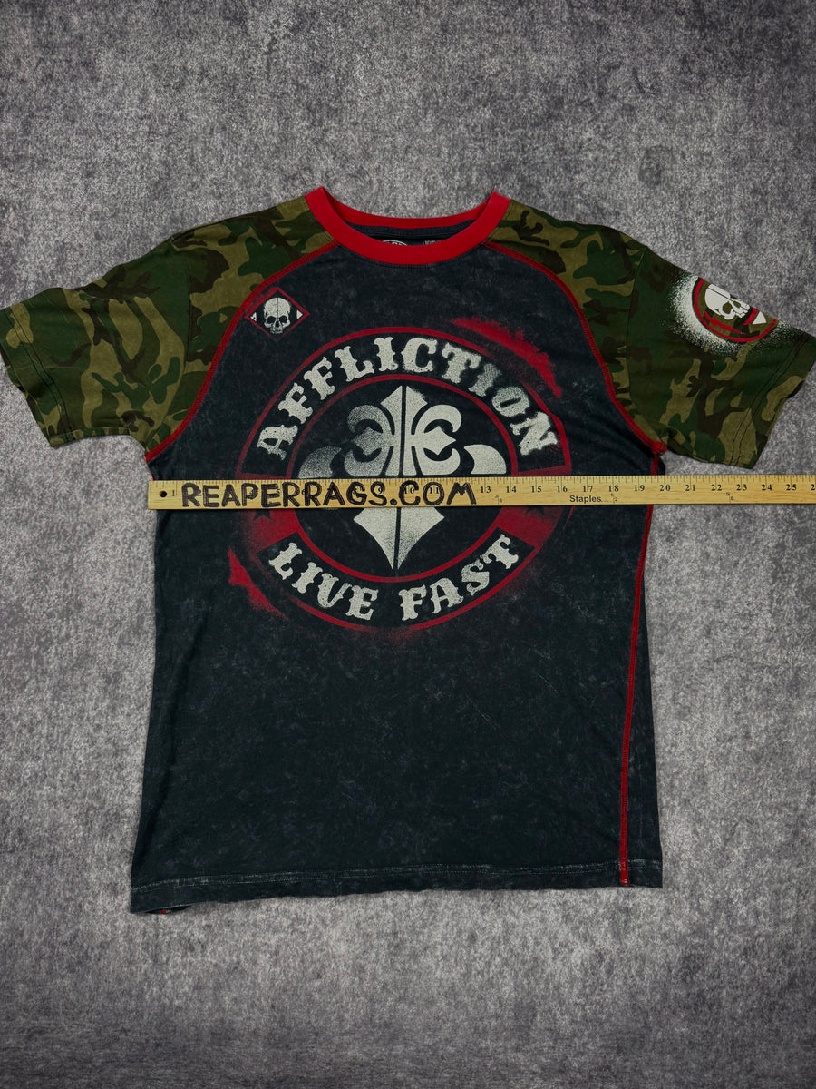2000s affliction shirt (M)