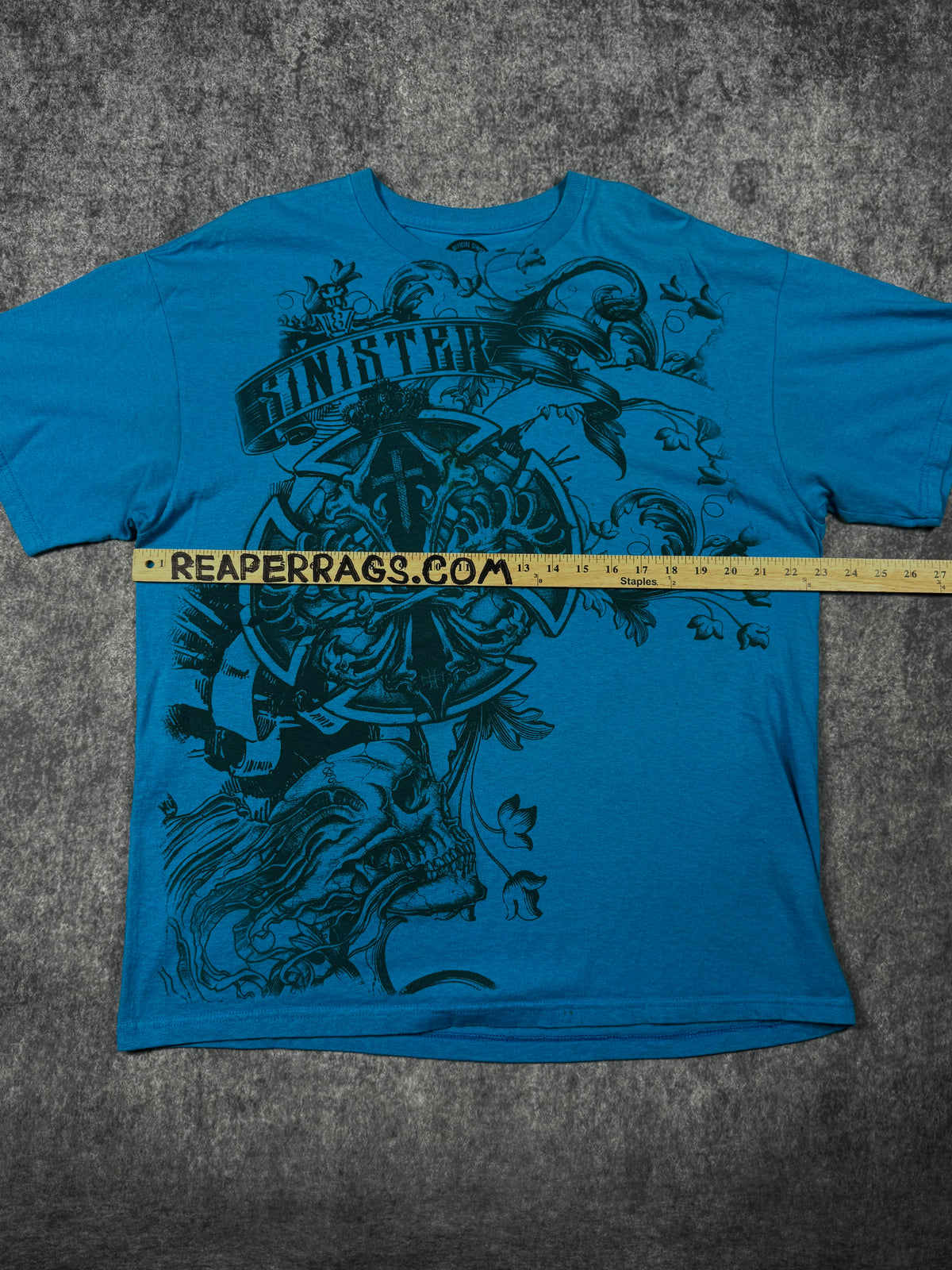 (rare) 2000s sinister shirt (XL)