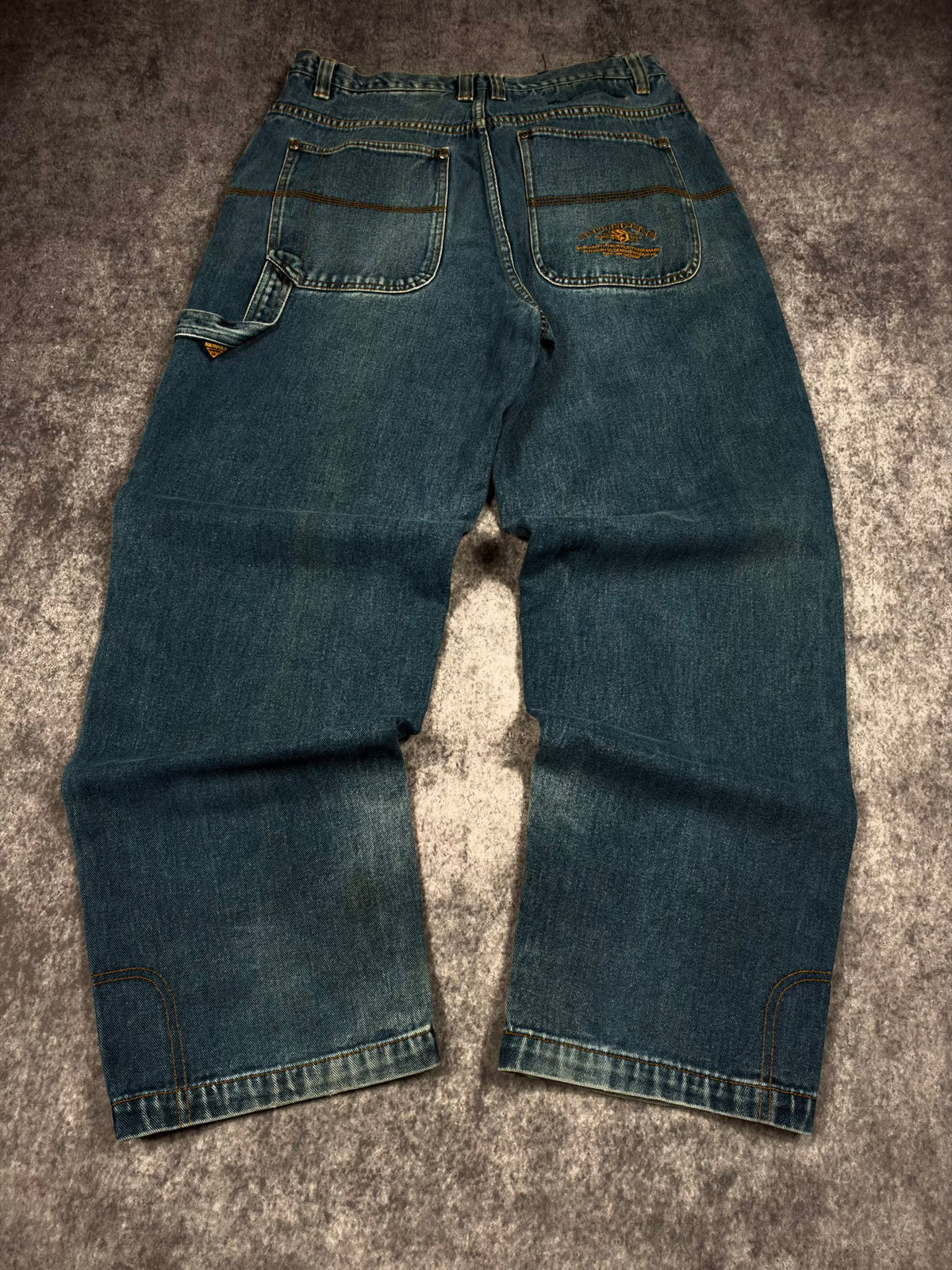 (RARE) 2000s EMBROIDERED SOUTHPOLE JEANS (32x31)