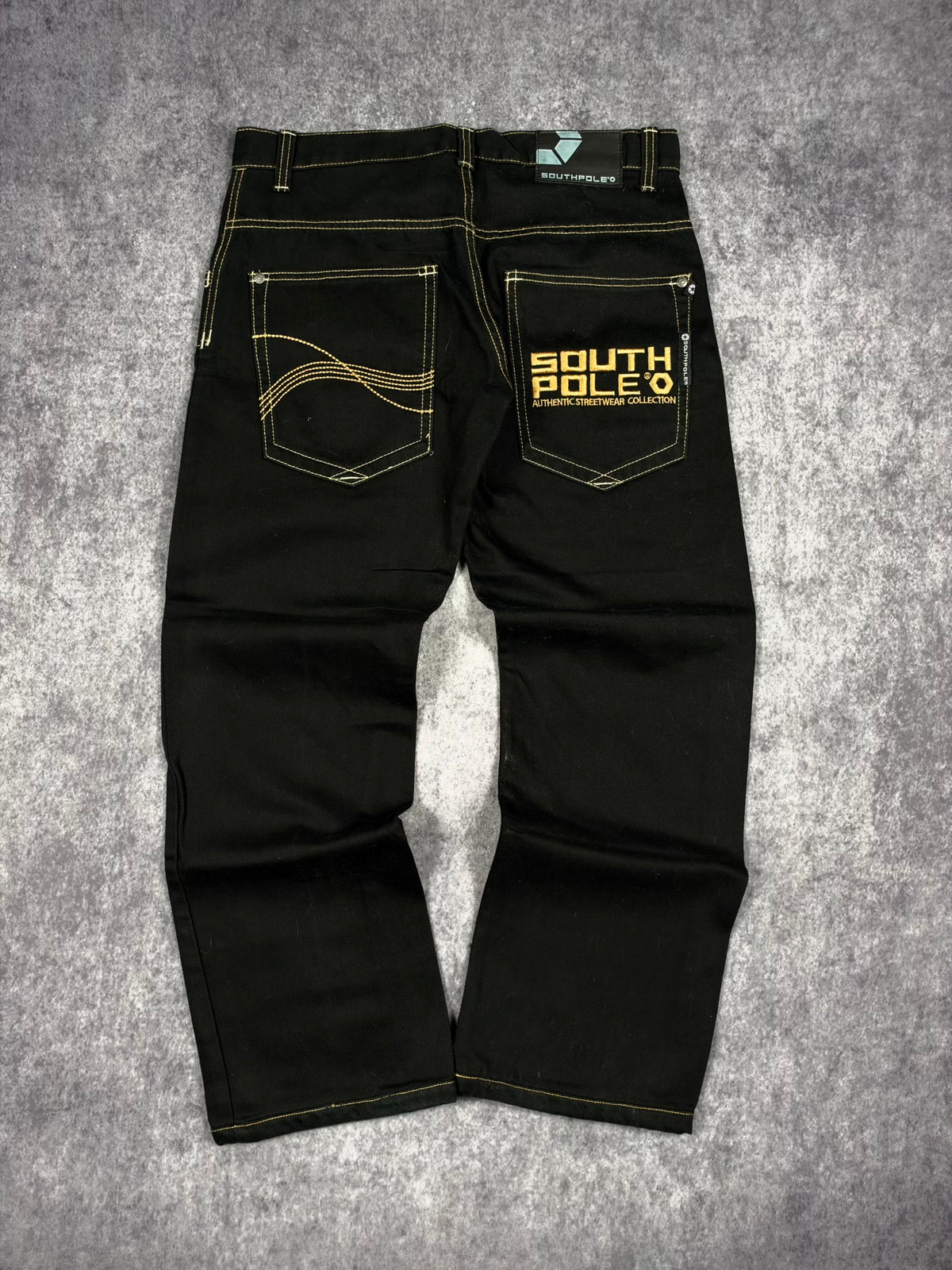 (RARE) 2000s BOOTLEG EMBROIDERED SOUTHPOLE JEANS (34x28)