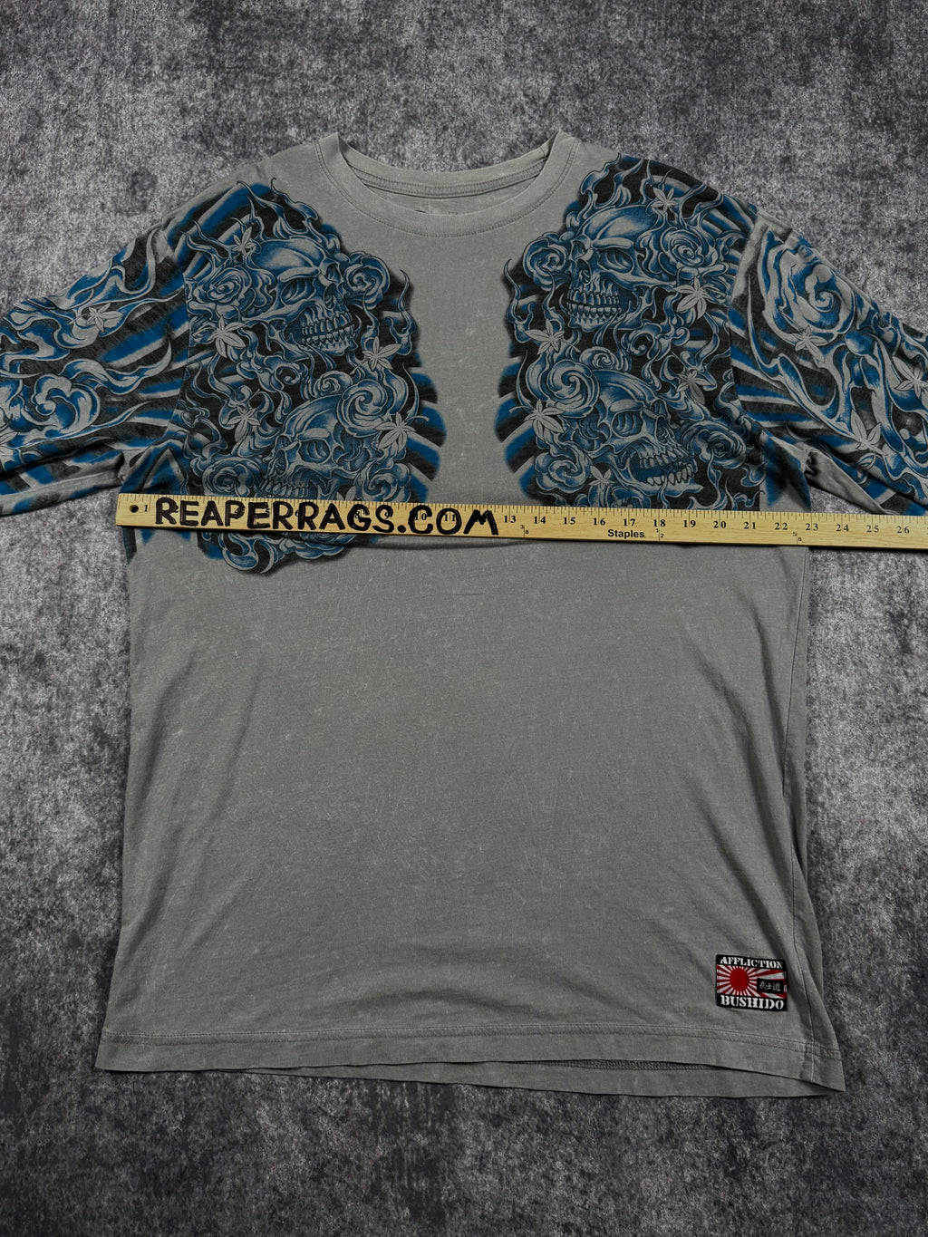 (rare) 2000s affliction long sleeve shirt (XL)