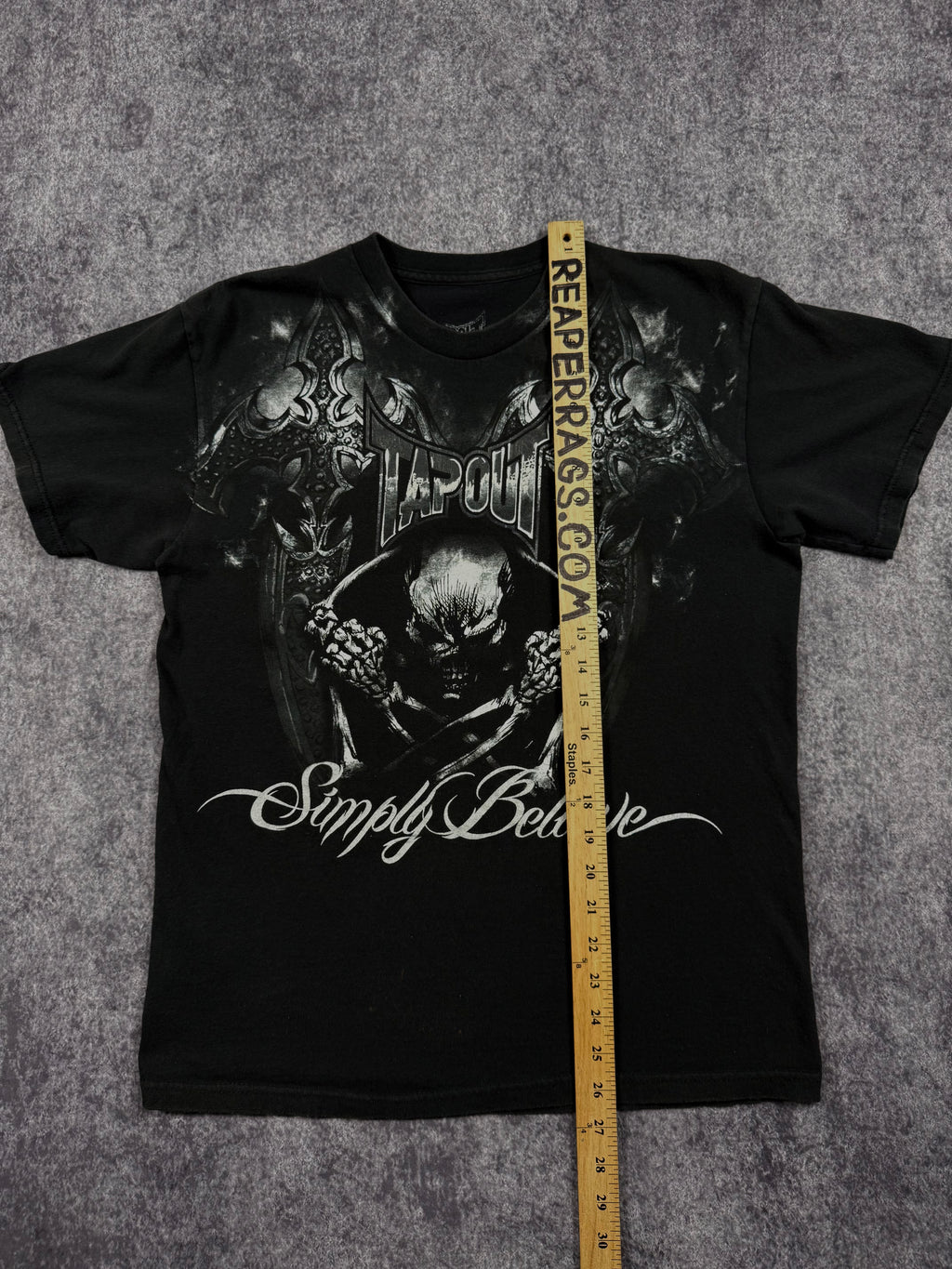 (rare) 2000s tapout shirt (M)