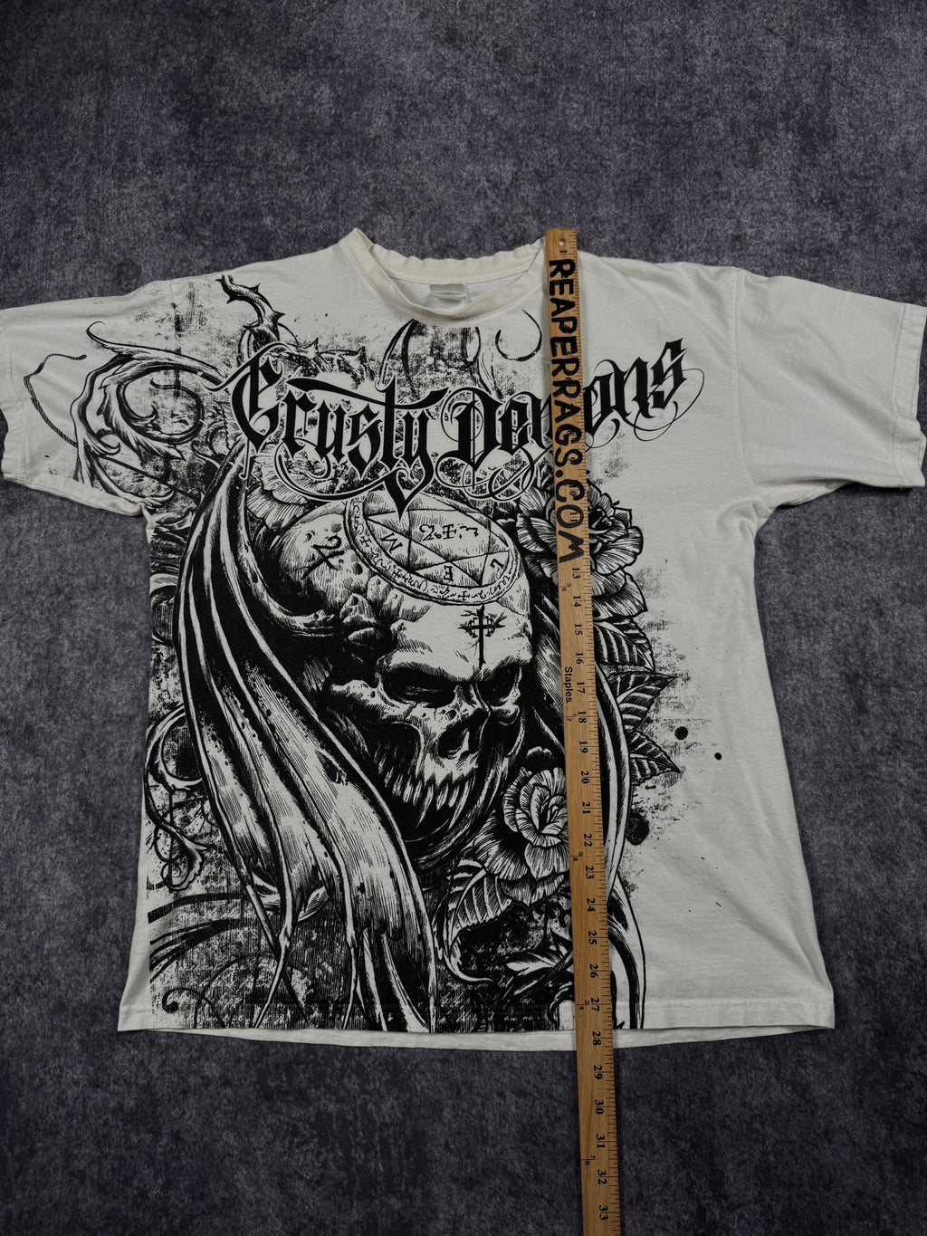 2000s winged skull shirt (L)