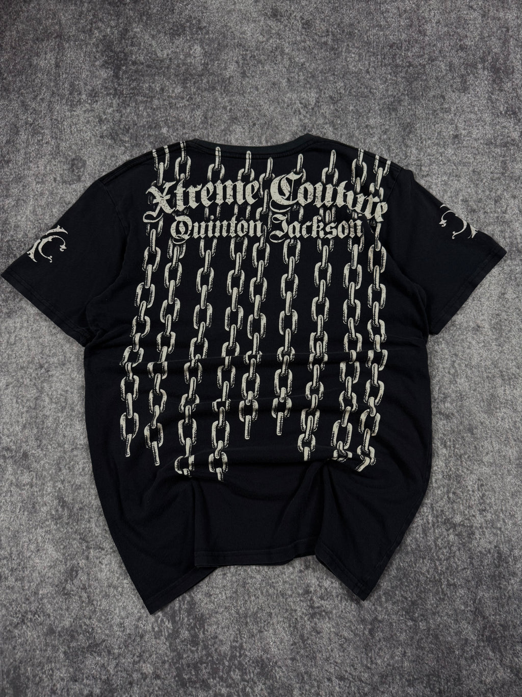(rare) 2000s xtreme couture x quintin jackson shirt (M)