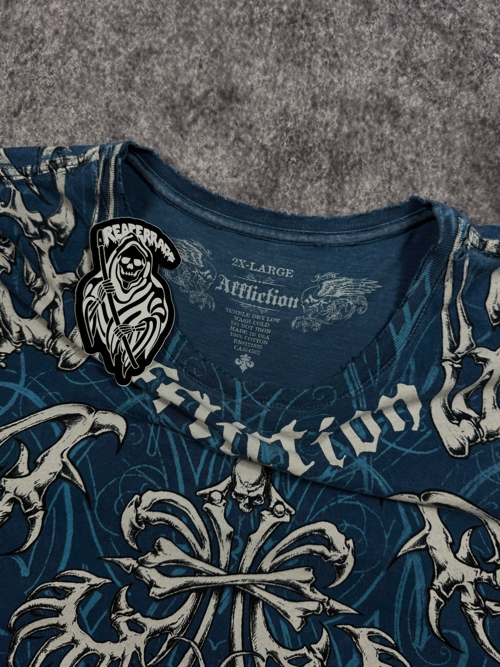 (rare) 2000s affliction shirt (XXL)