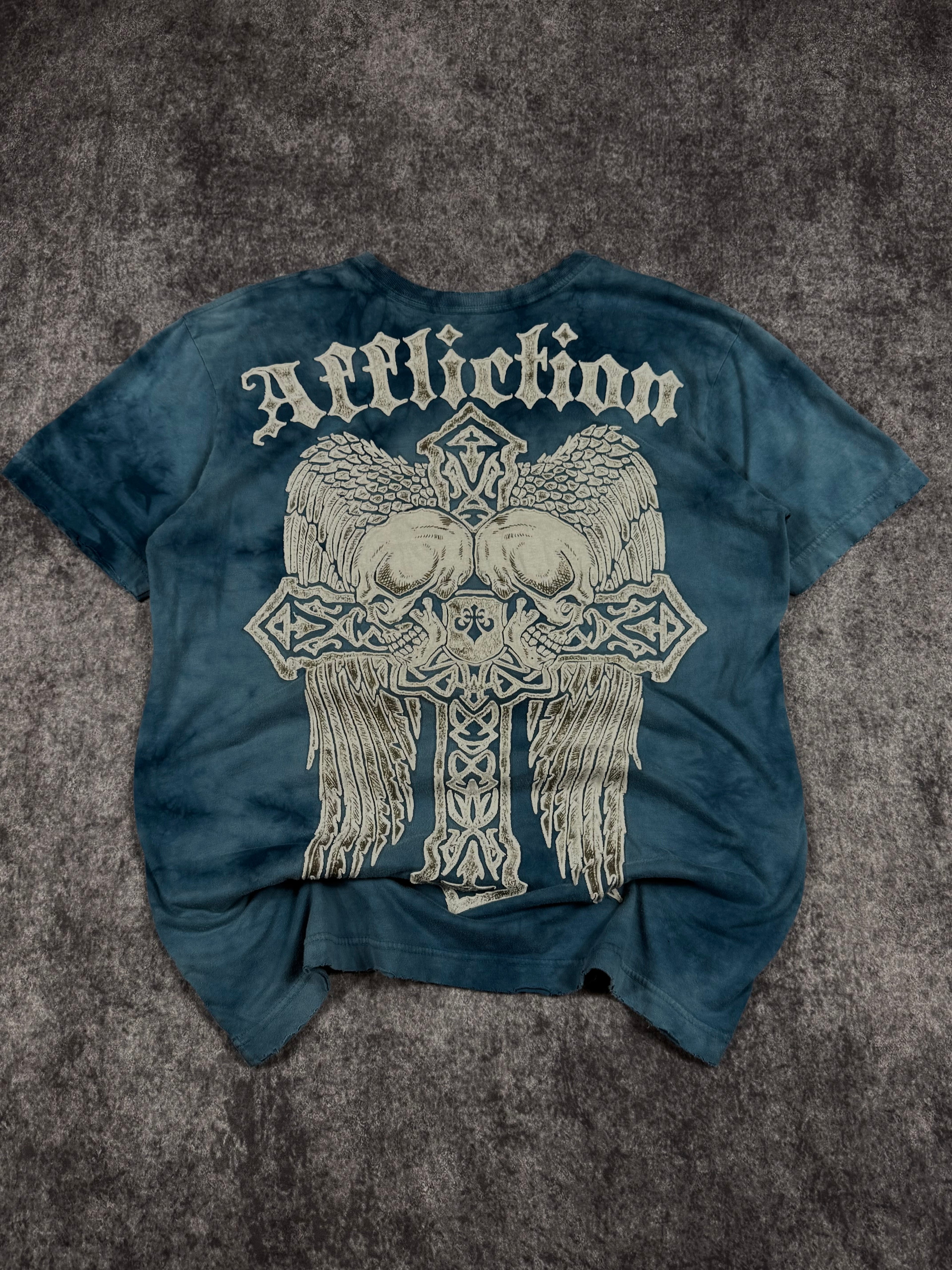 (rare) 2000s affliction shirt (M)