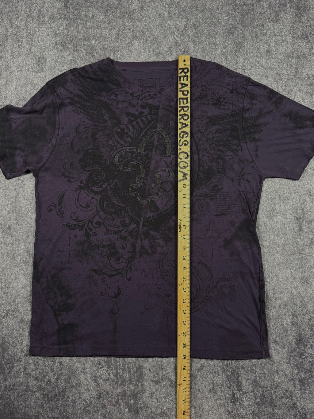 (rare) 2000s retrofit shirt (L)