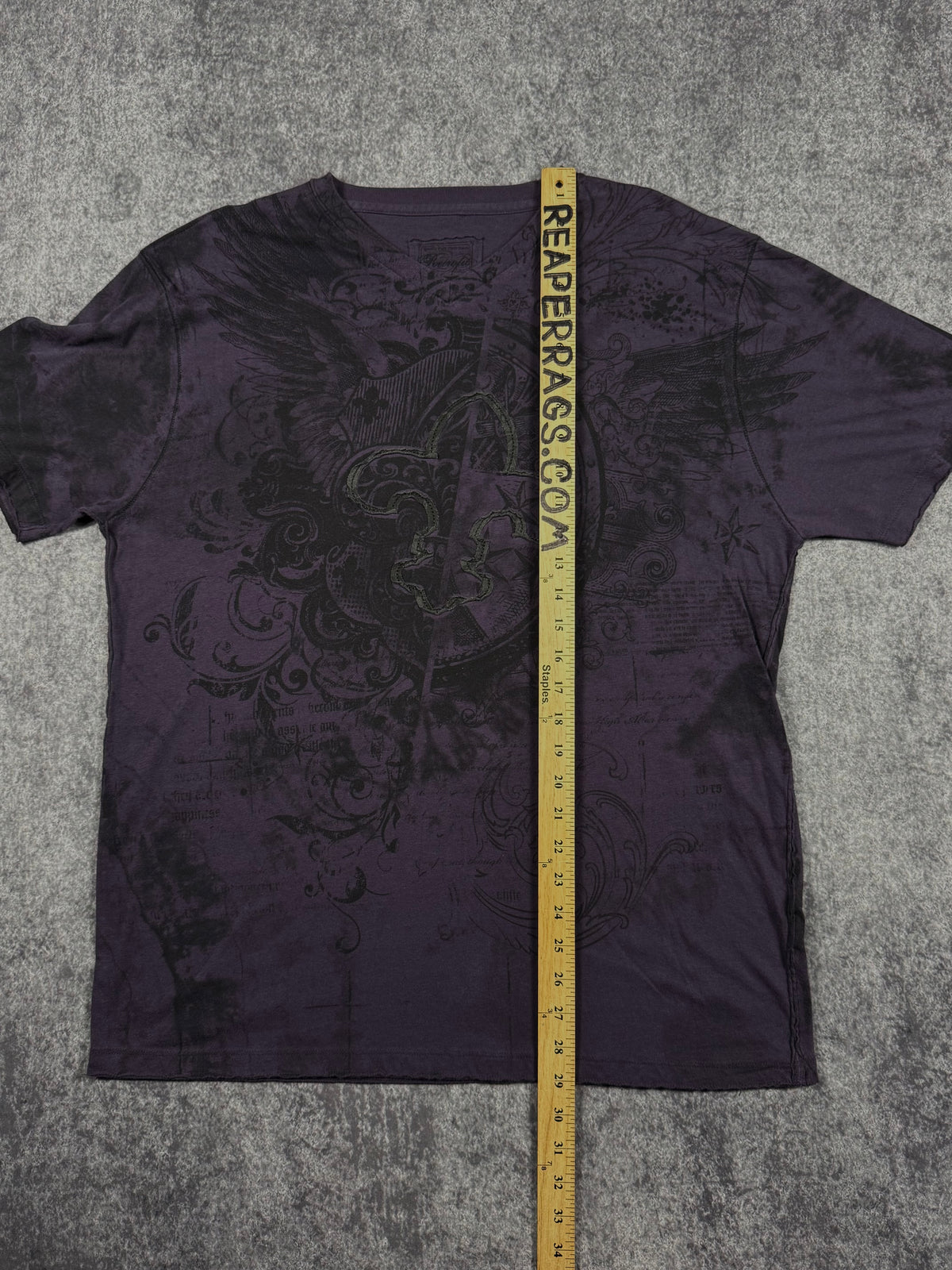 (rare) 2000s retrofit shirt (L)