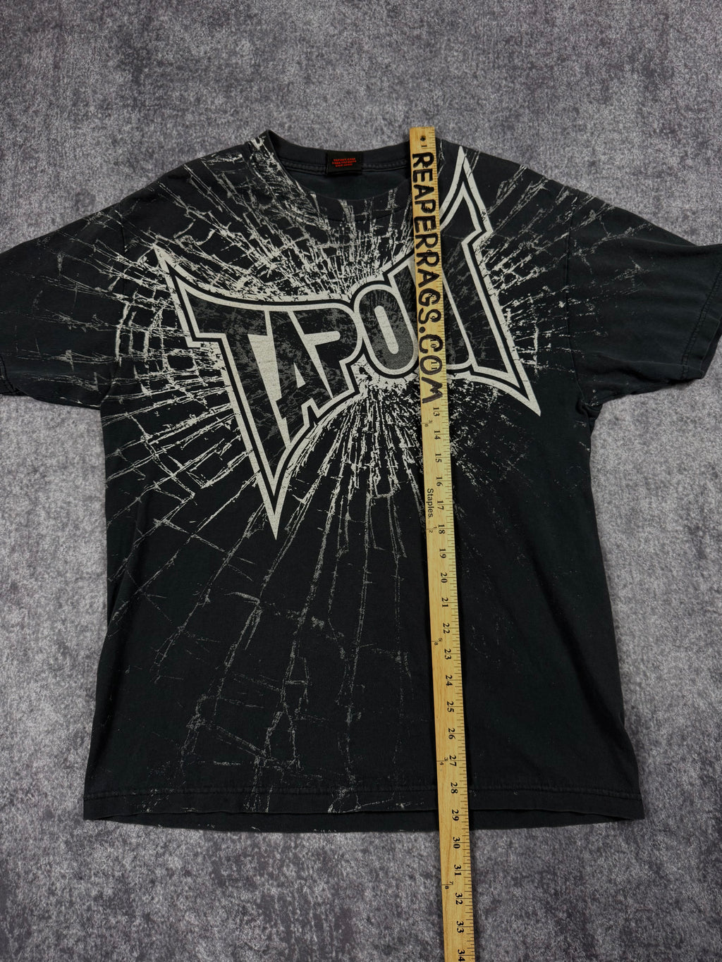 (rare) 2000s tapout shirt (L)