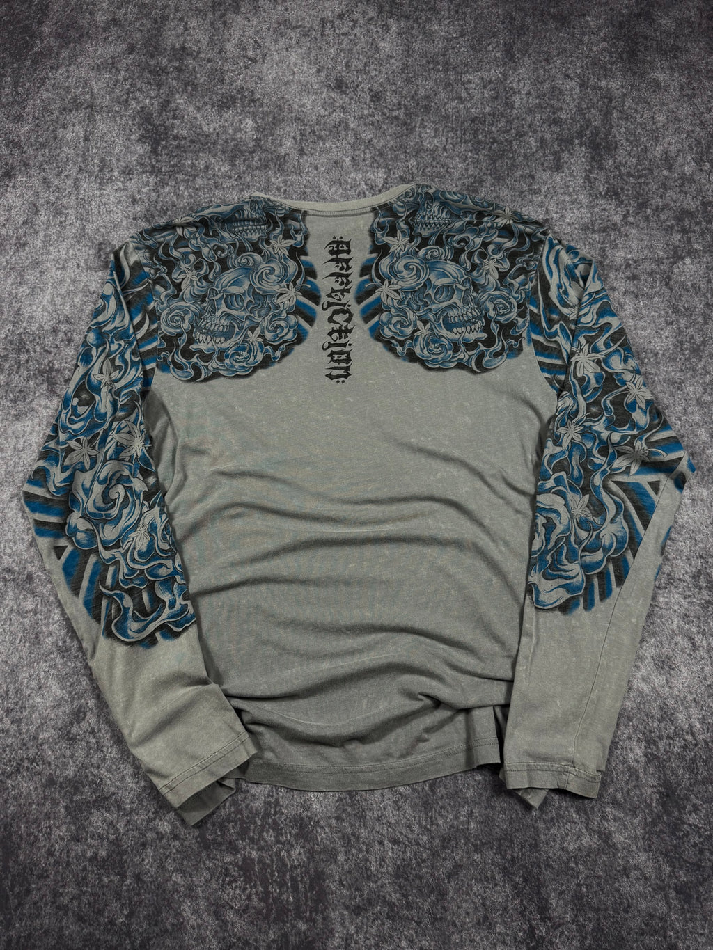 (rare) 2000s affliction long sleeve shirt (XL)