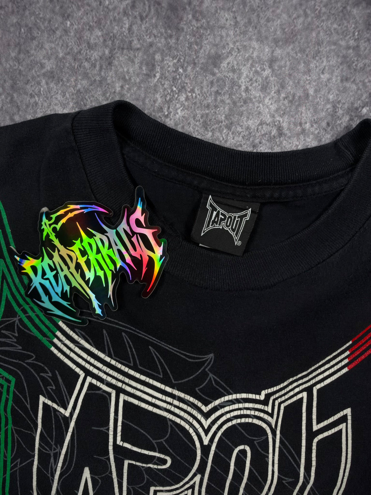 (RARE) 2000s TAPOUT SHIRT (XXL)